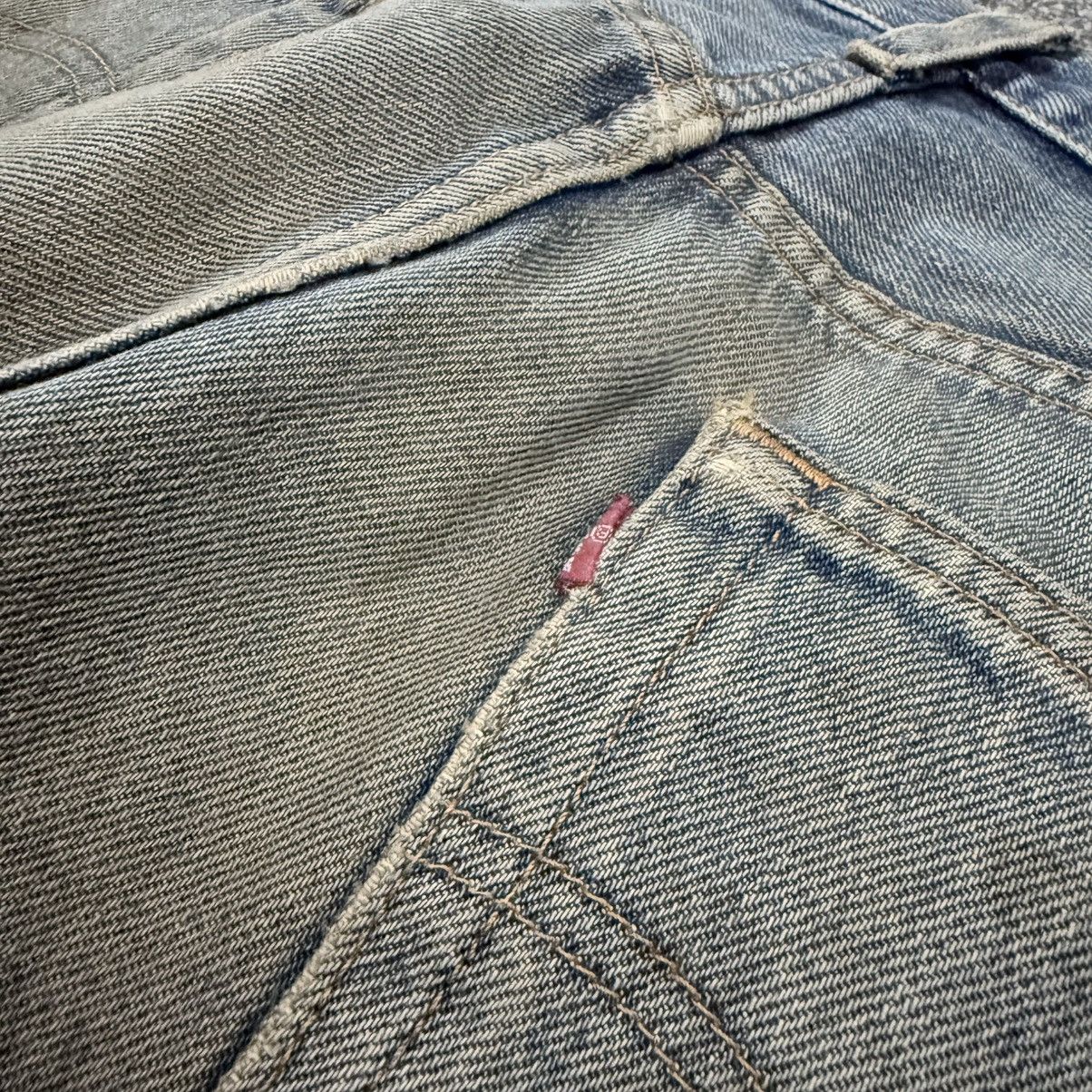 Levi's Vintage Clothing 🇺🇸 Vintage 1997 Levis 501 Super Distressed Dirty Washed Denim Size US 33 - 10 Thumbnail