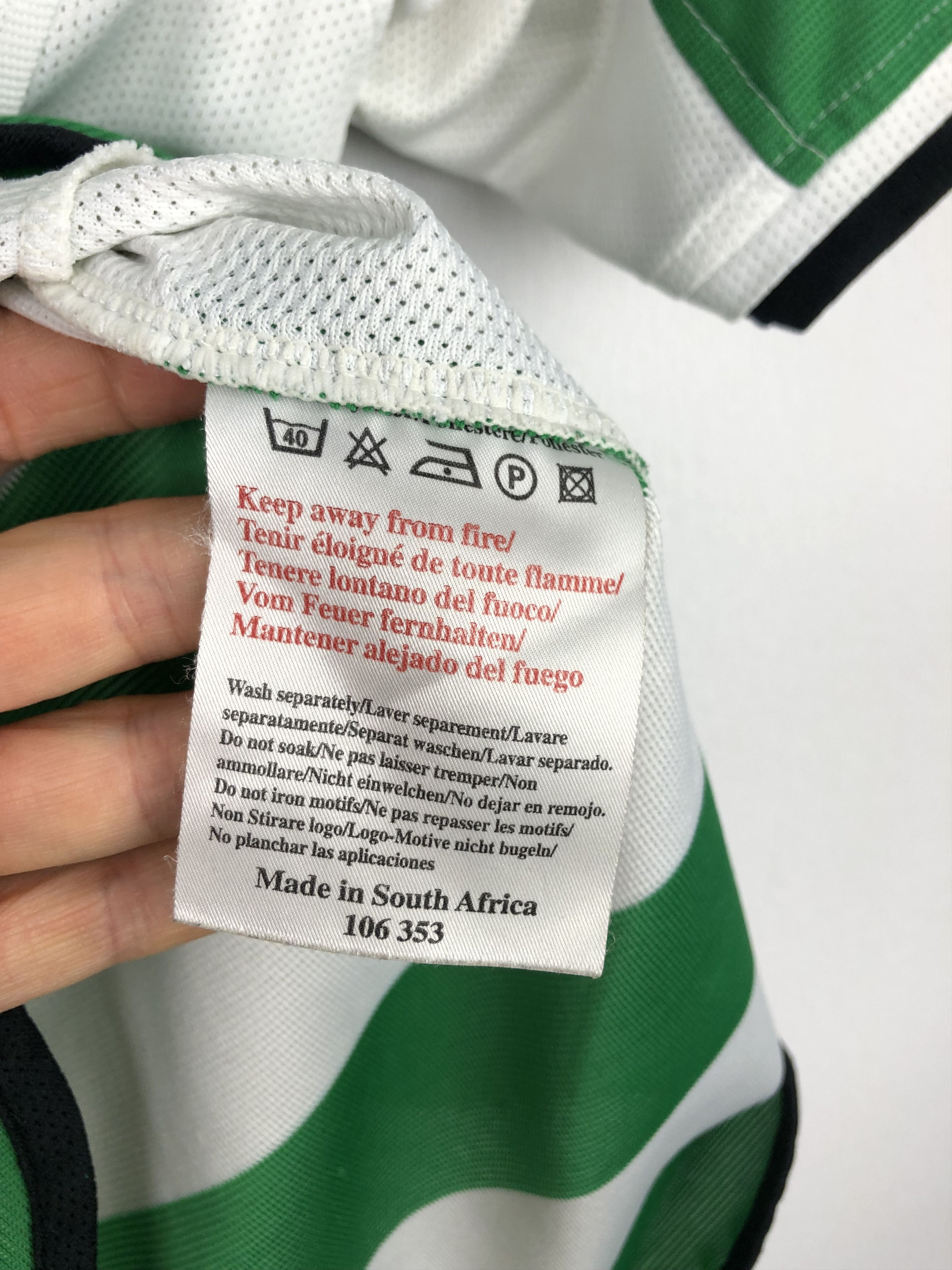 Vintage Celtic football shirt 2001 Soccer Umbro Jersey Mens Trikot Size US S / EU 44-46 / 1 - 9 Thumbnail