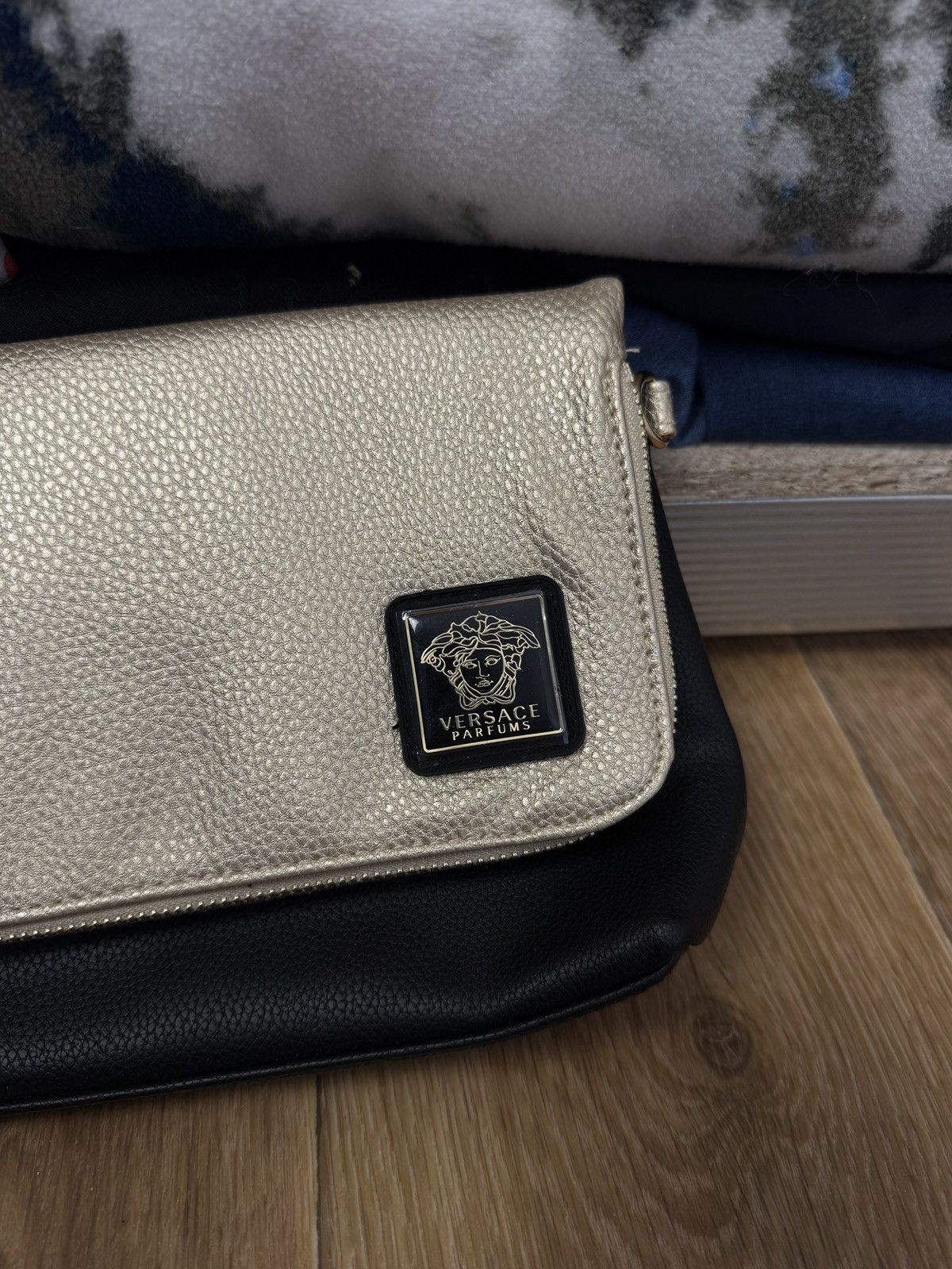 Versace NEW!!! Versace Parfums Bag Size ONE SIZE - 3 Thumbnail