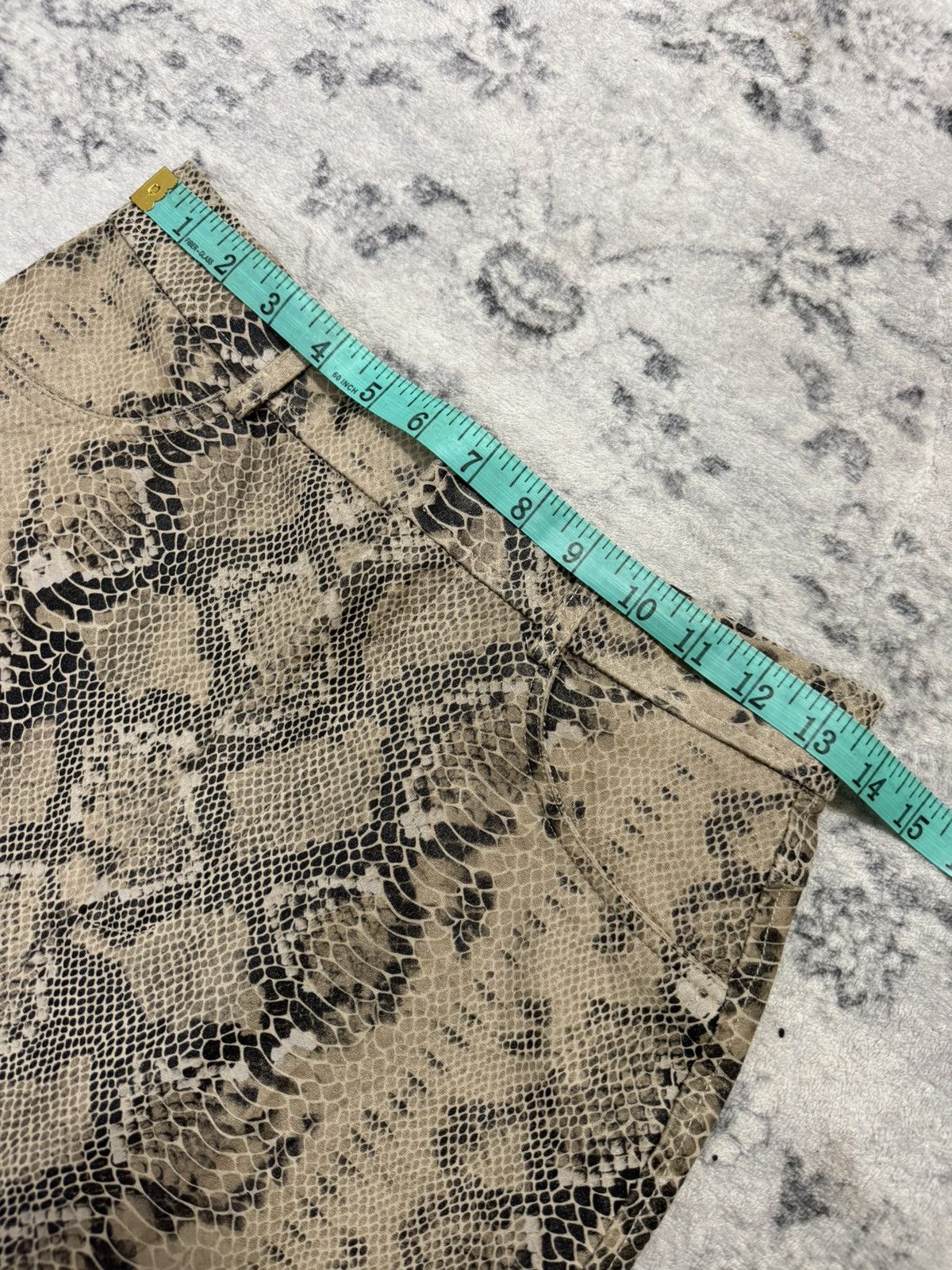 Zara ZARA PYTHON STYLE MIDI SKIRT Size 26" / US 2 / IT 38 - 9 Thumbnail