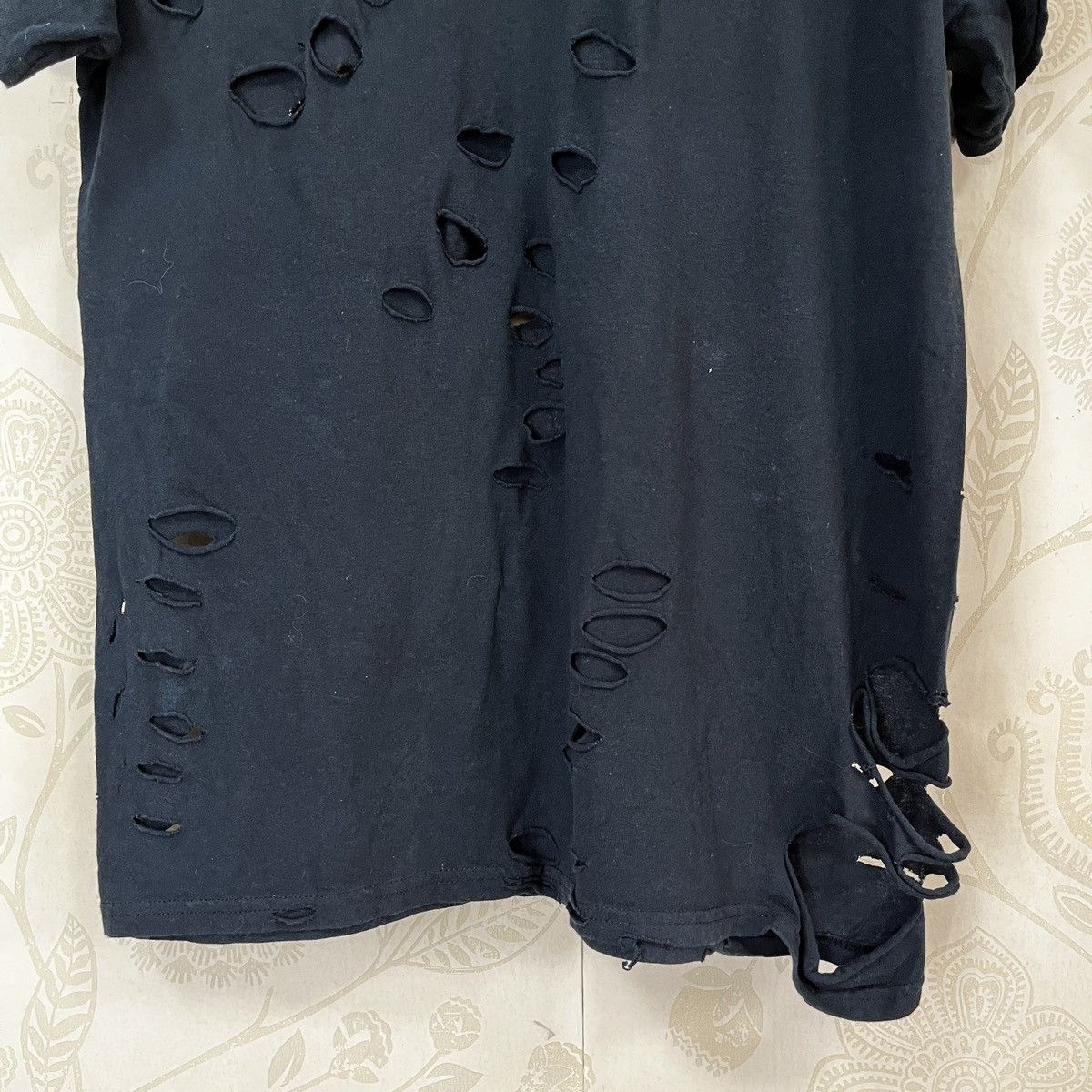 Kendall And Kylie Distressed Kendall And Kylie Iconic Streetwear TShirt Size US L / EU 52-54 / 3 - 10 Thumbnail