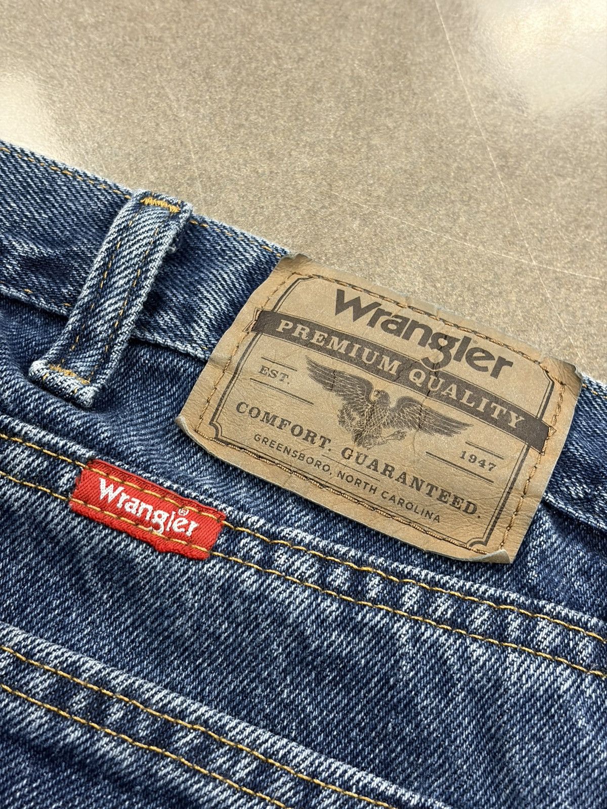 Wrangler Wrangler Jeans Denim Straight Leg Classic Fit Medium Wash Size US 36 / EU 52 - 3 Thumbnail