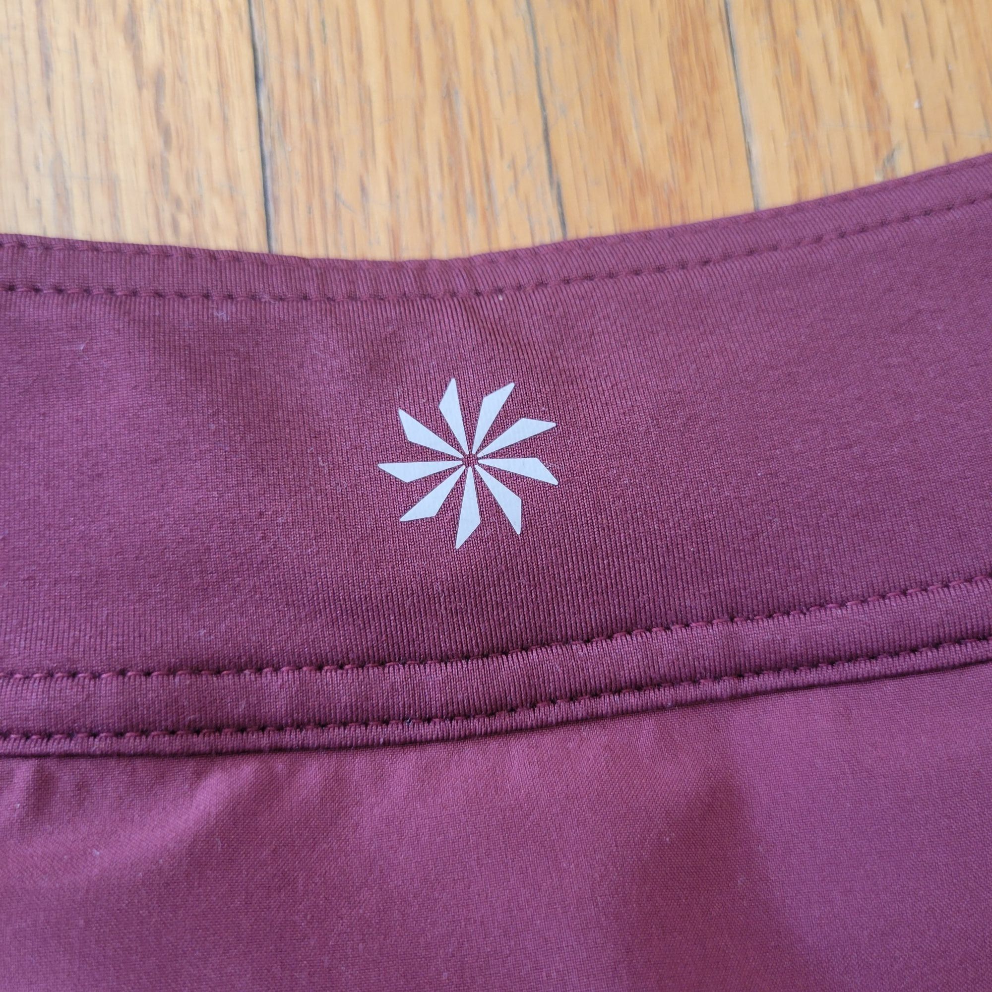 Athleta Athleta 4 Burgundy Athletic Skirt Ruched Pocket Athleisure W Size 27" / US 4 / IT 40 - 4 Thumbnail