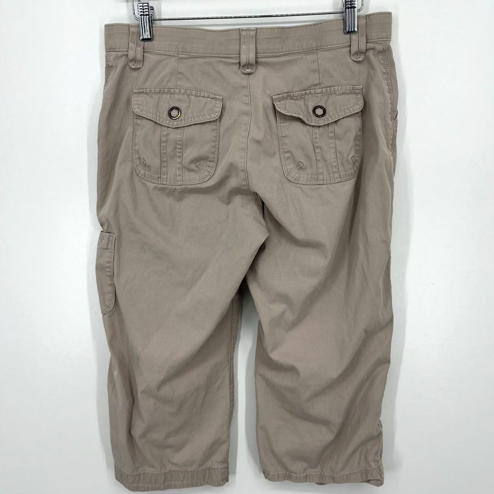 Lee Lee Capri Pants Women's Regular Beige Pockets Capri 20.5in Inseam Mid Rise 9.5in Straight 31 Waist Cotton Blend Beach Casual 2000s Size 32" / US 10 / IT 46 - 5 Thumbnail