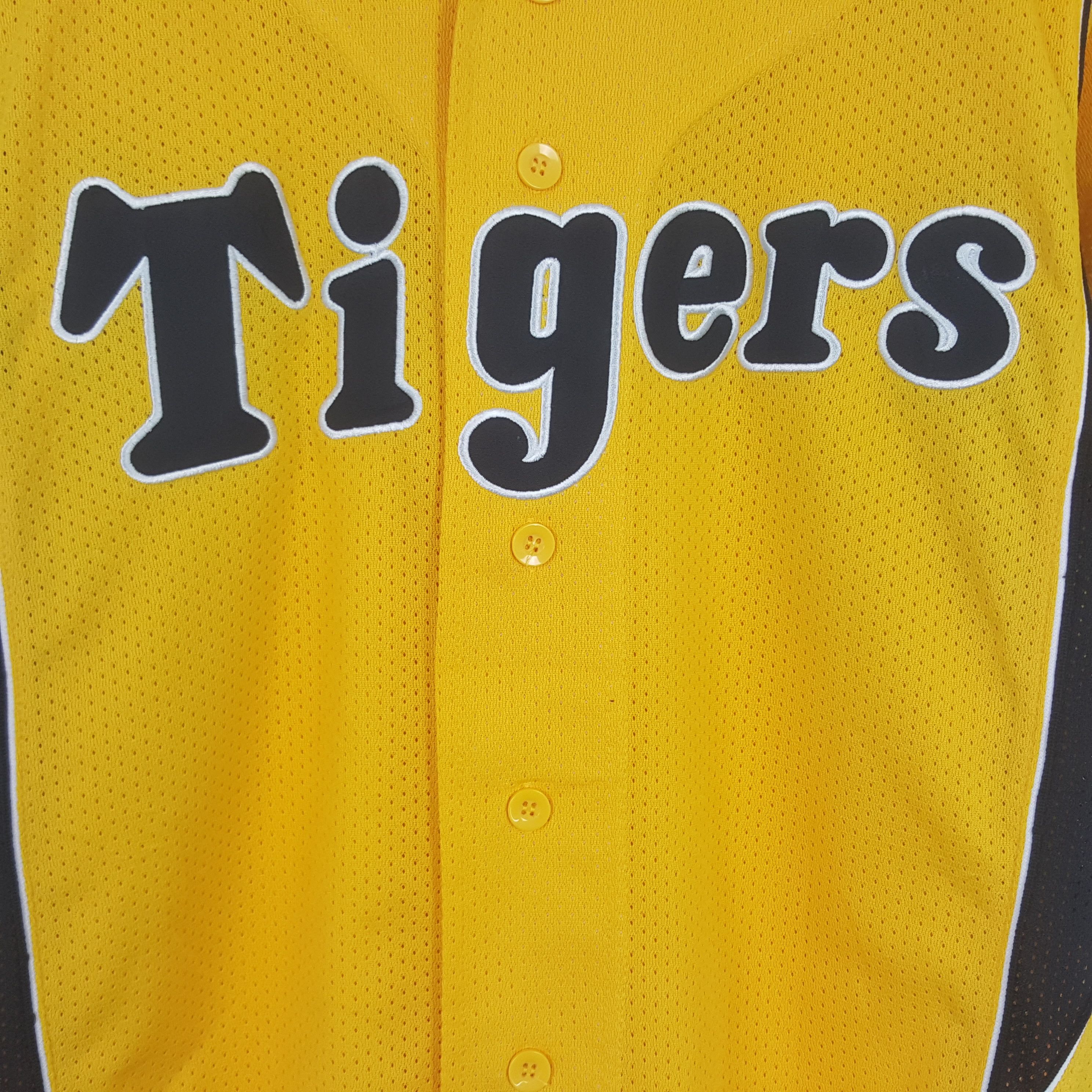 Japanese Brand × Vintage Vintage Mizuno x Hanshin Tigers Sport T-shirt Size US M / EU 48-50 / 2 - 2 Thumbnail