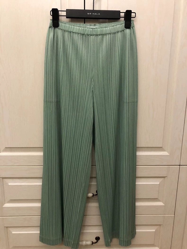 Issey Miyake Issey Miyake size:2 Mint green pleated trousers Size 31" - 1 Thumbnail