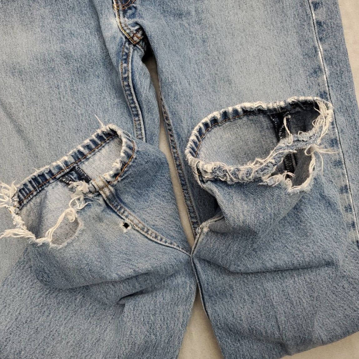Denime VINTAGE Levis Jeans Mens 36x32 Blue 505 Regular Fit Straight Leg Distressed Denim Pants Size US 36 / EU 52 - 3 Thumbnail