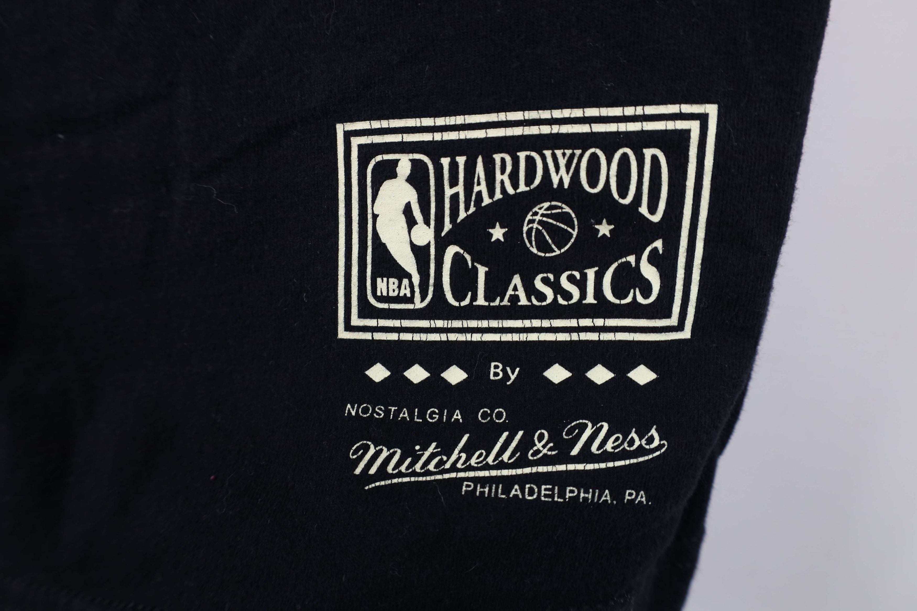 Mitchell & Ness Retro Mitchell & Ness Chicago Bulls Basketball T-Shirt Size US M / EU 48-50 / 2 - 5 Thumbnail