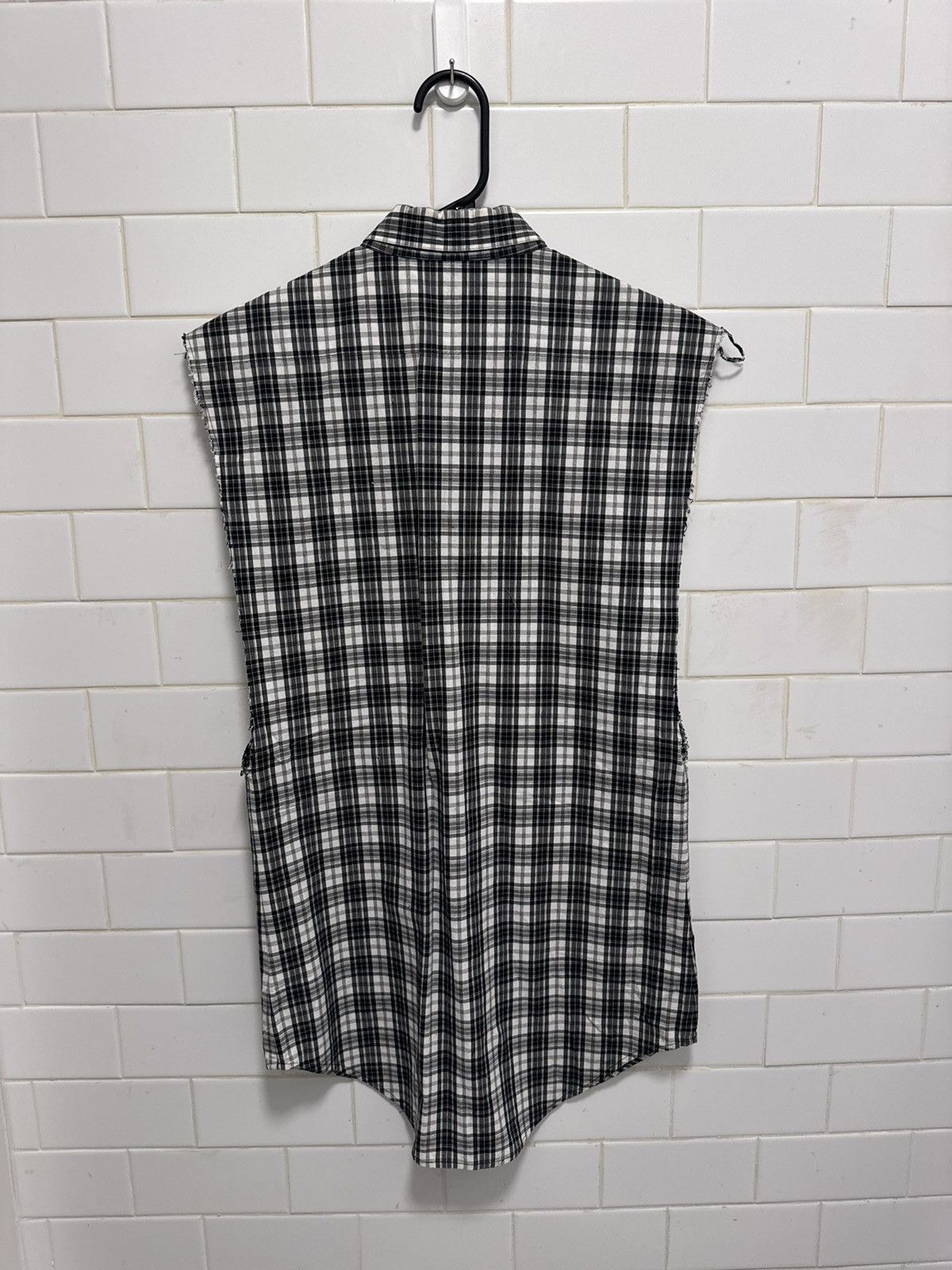 Dior × Hedi Slimane Dior Homme hedi slimane sleeveless button shirt Size US S / EU 44-46 / 1 - 4 Thumbnail