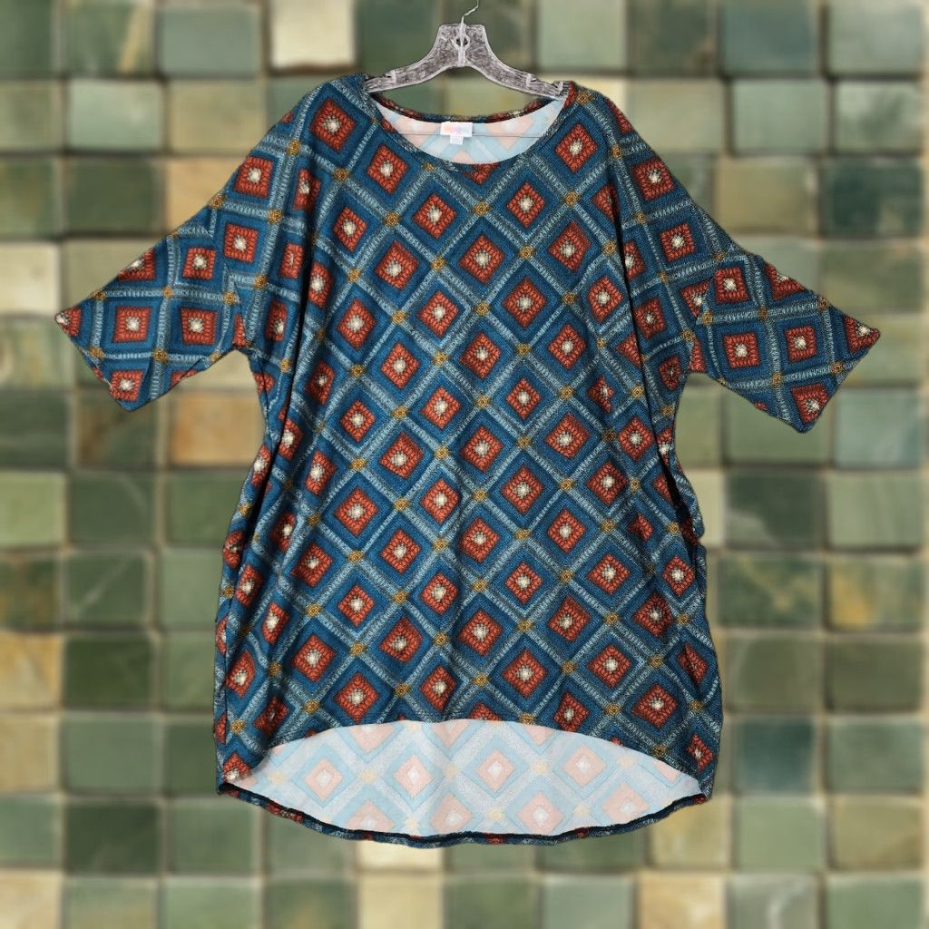 Vintage LuLaRoe Womens Blue Geometric Pattern Super Soft Short Sleeve Tee Size XL Size 40" / US 18 - 1 Thumbnail