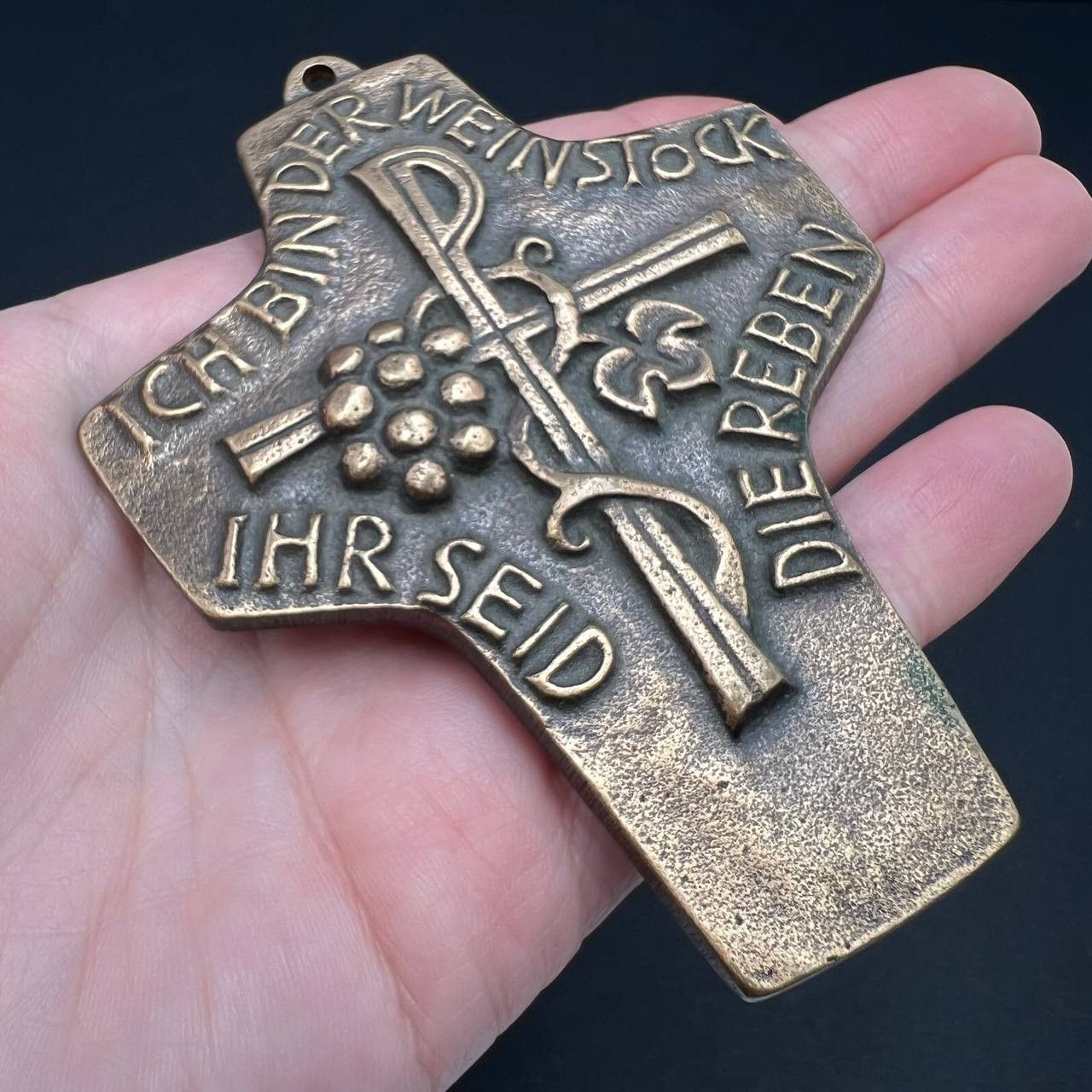Vintage Vintage Bronze Wall Cross Germany 1970s Ich bin der Weinstoc Size ONE SIZE - 7 Thumbnail