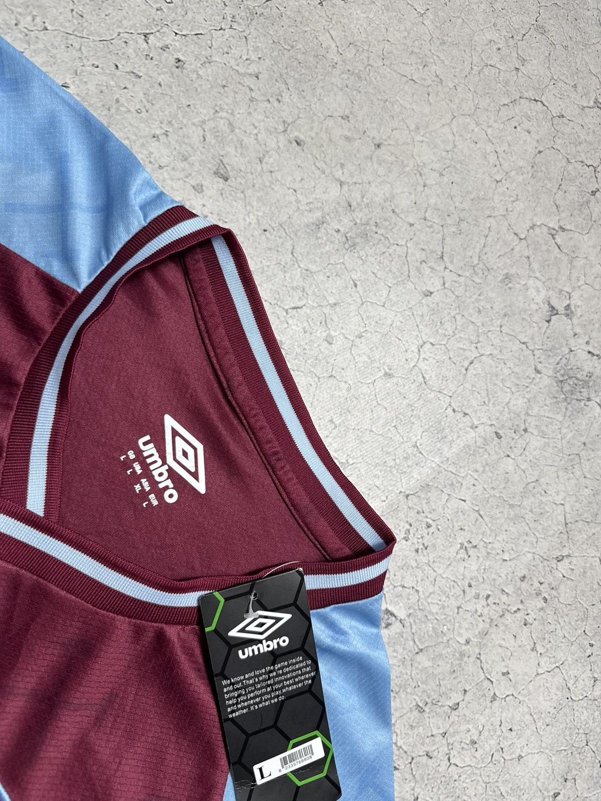 Umbro Umbro FC West Ham United 2023/2024 Soccer Jersey New Size US L / EU 52-54 / 3 - 7 Thumbnail
