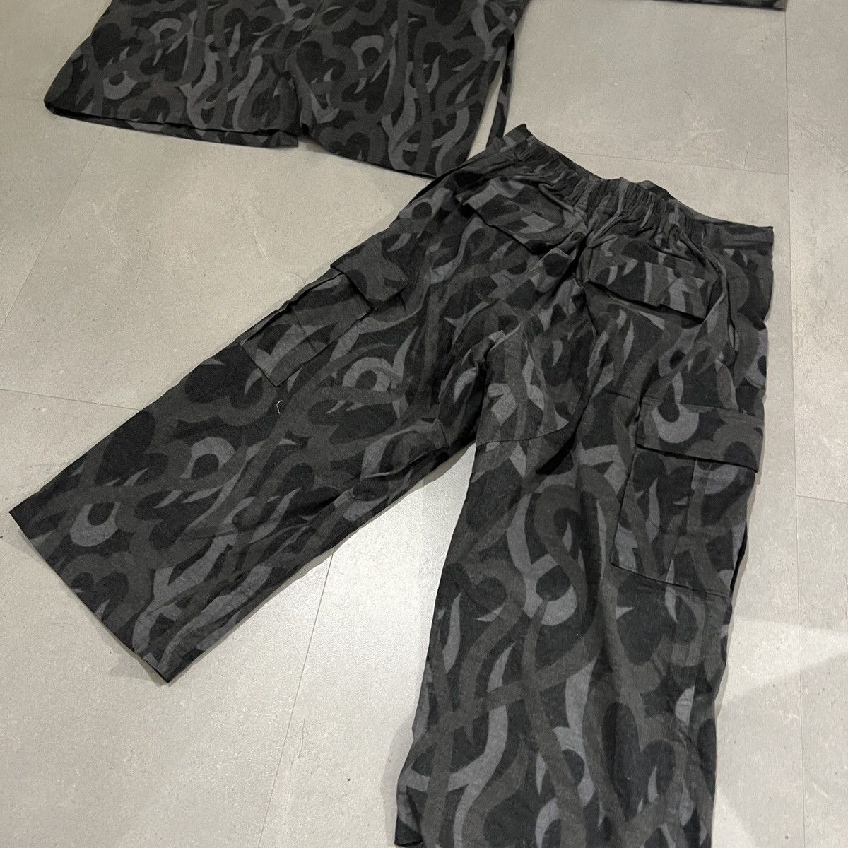 Number (N)ine AW04 Number Nine Give Peace A Chance Tribal Jinbei Set Size US M / EU 48-50 / 2 - 12 Thumbnail