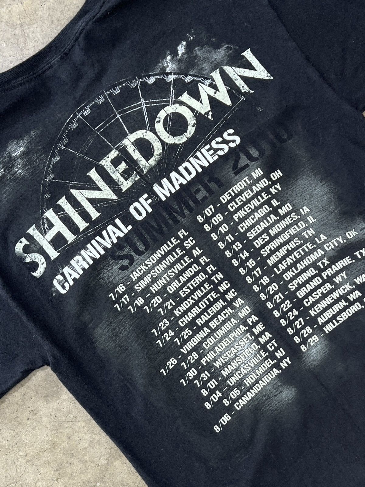 Band Tees Vintage Shinedown Band Tee Medium Size US M / EU 48-50 / 2 - 4 Thumbnail