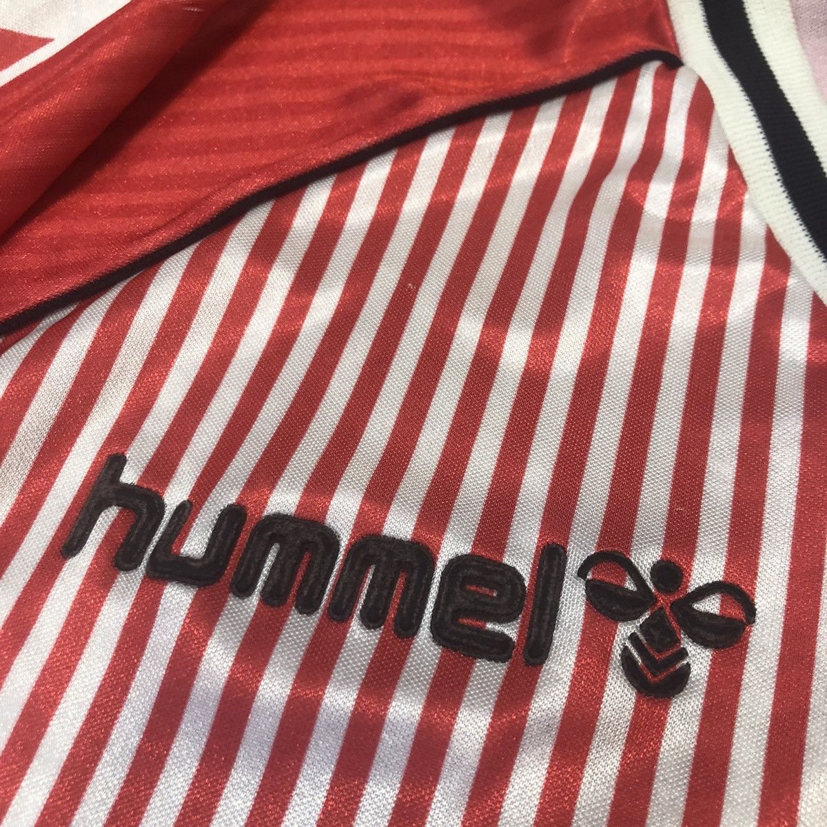 Hummel Southampton 87/89 home shirt Size US S / EU 44-46 / 1 - 7 Thumbnail