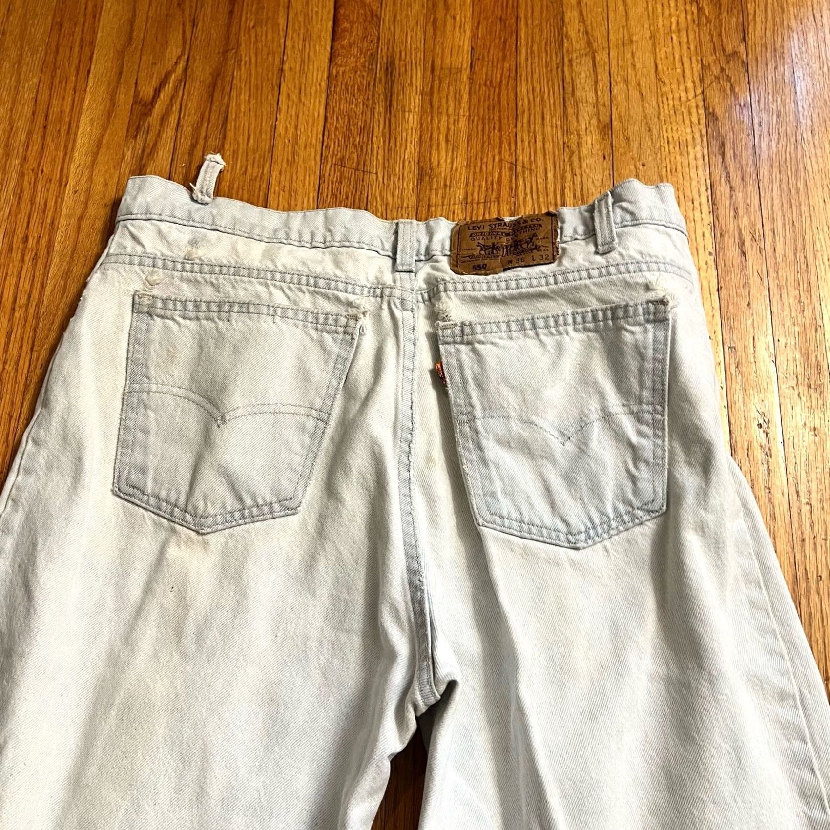 Levi's VINTAGE Levi’s Jea ns Mens 36 X32 Light Wash 550 Orange Tab Distressed Straight Jeans 34x30.5 Mens Size US 36 / EU 52 - 4 Thumbnail