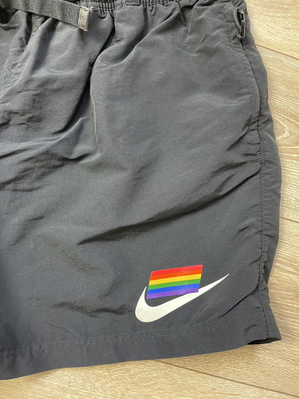 Nike ACG Nike ACG lgbtq shorts Size US 38 / EU 54 - 3 Thumbnail