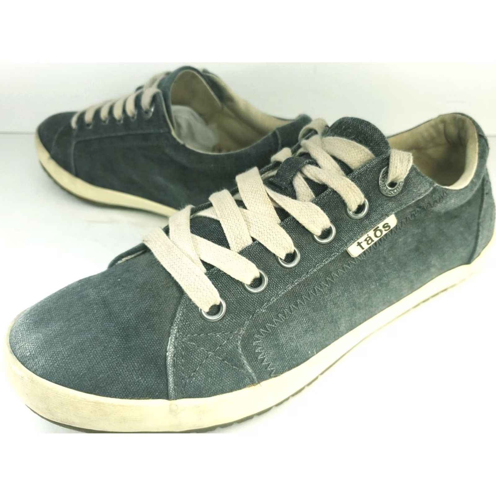 Taos Taos Star Women’s Size 7 Black Canvas Casual Comfort Walking Sneaker Size US 7 / IT 37 - 2 Thumbnail
