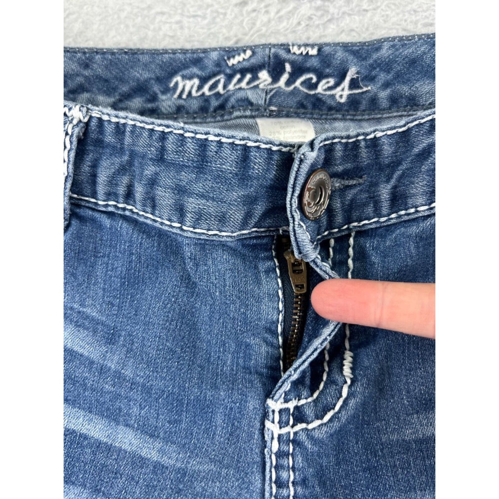Vintage Maurices Women's Jeans Size 9 Blue Denim Low Rise Flared Embroidered 5-Pocket Regular Fit Size 30" / US 8 / IT 44 - 5 Thumbnail