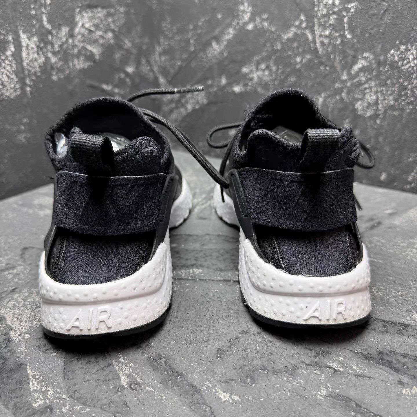 Nike Nike Air Huarache Black & White Oreo Q10 Size US 7.5 / IT 37.5 - 6 Thumbnail