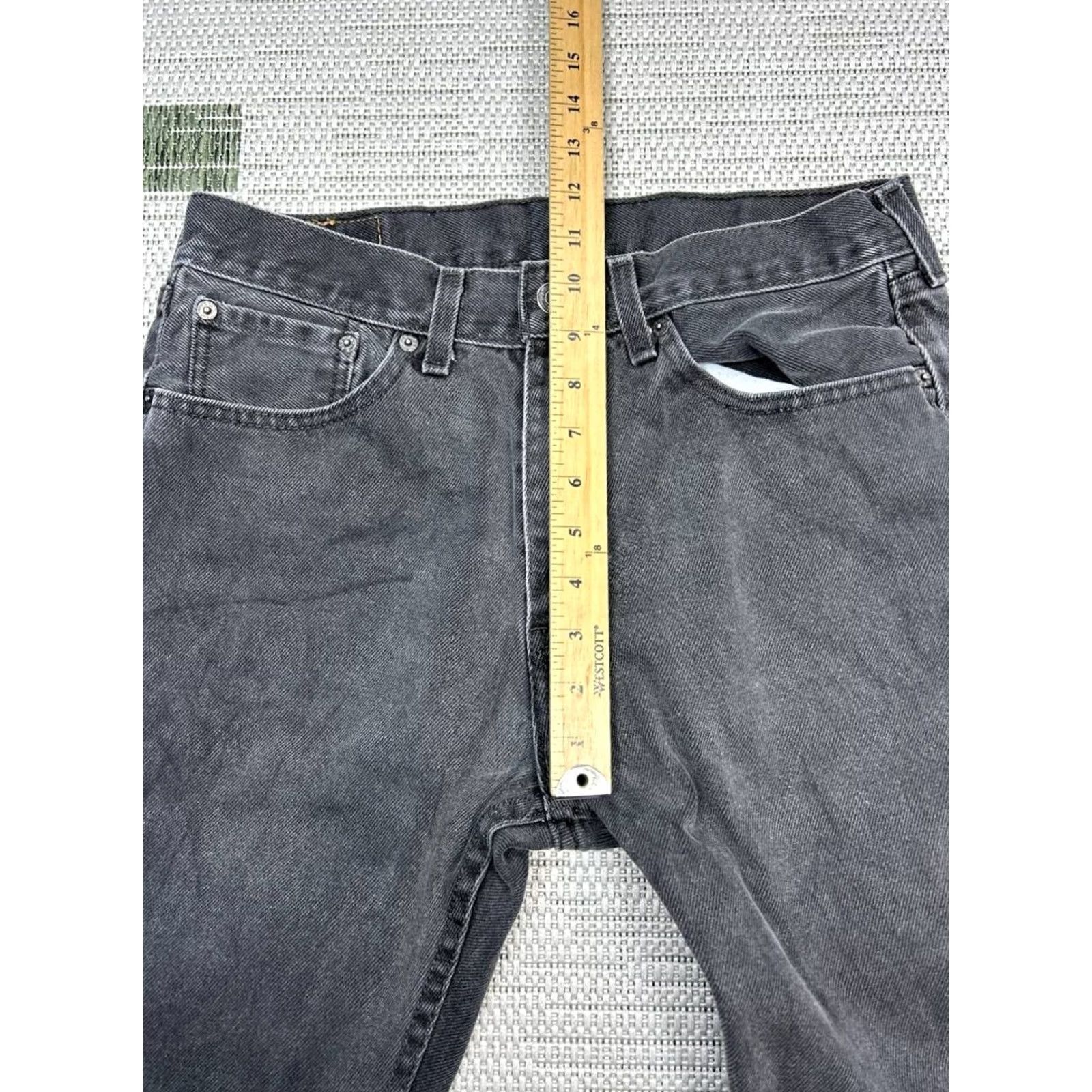 Levi's Item Specifications: Type: Athletic Shoes Size US 32 / EU 48 - 5 Thumbnail