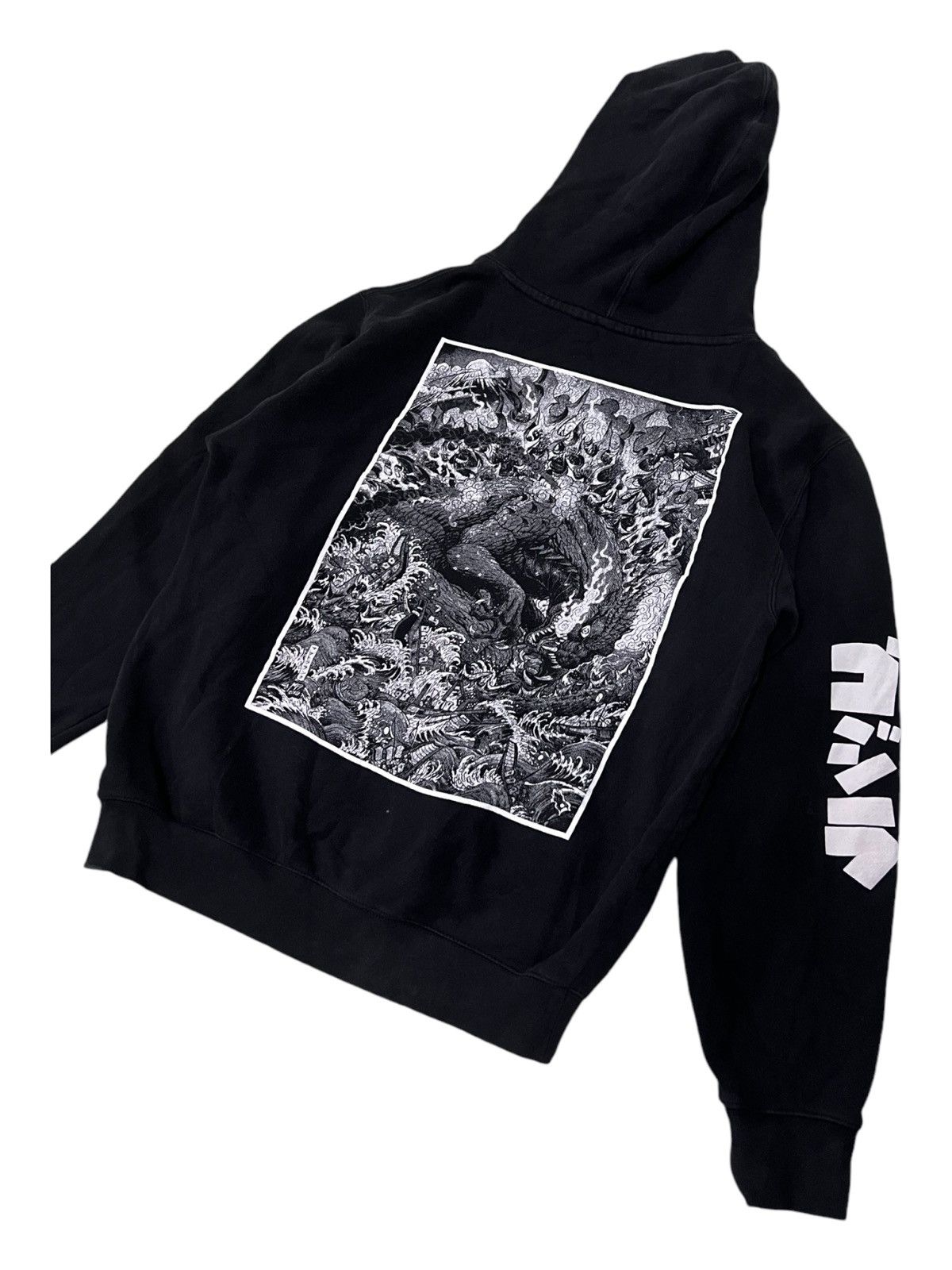 Anime × Vintage RARE Godzilla x Crunchyroll Rage Across Time Waves Hoodie Size US M / EU 48-50 / 2 - 3 Thumbnail