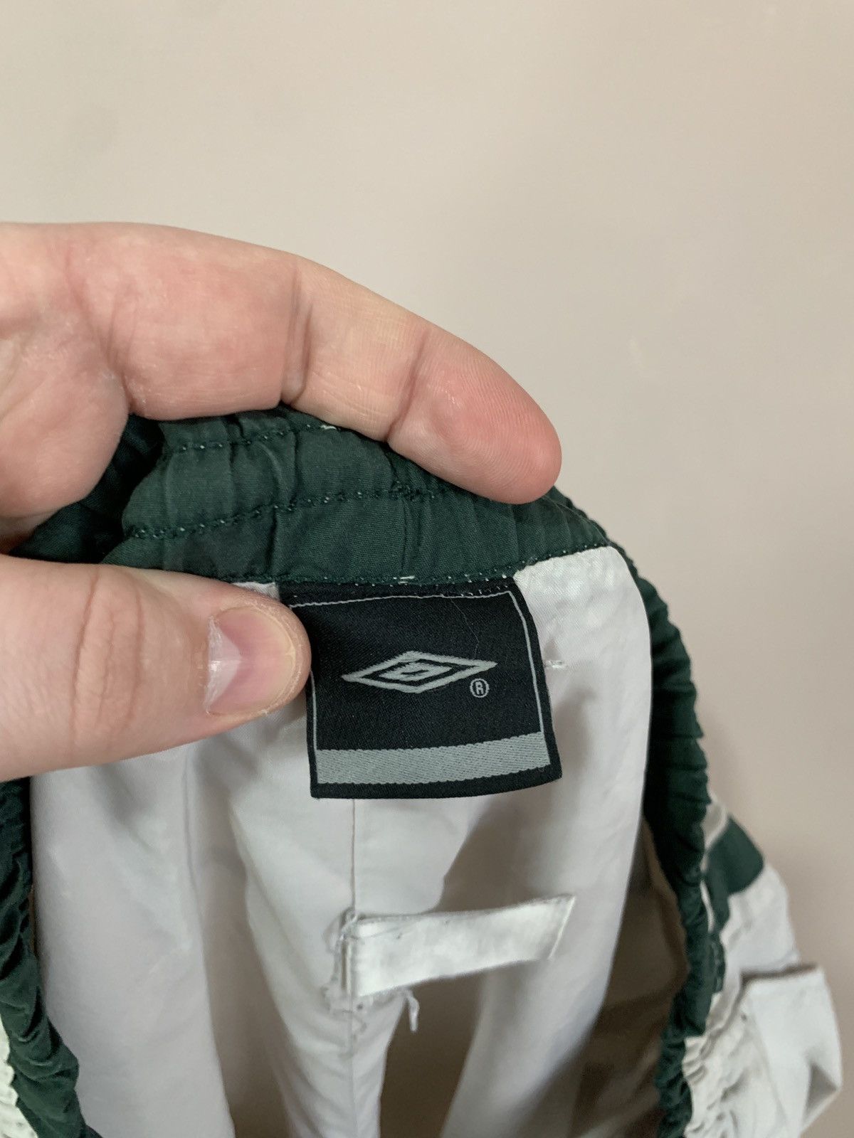 Umbro Vintage Glasgow Celtic Umbro soccer breeches shorts Size US 34 / EU 50 - 17 Thumbnail