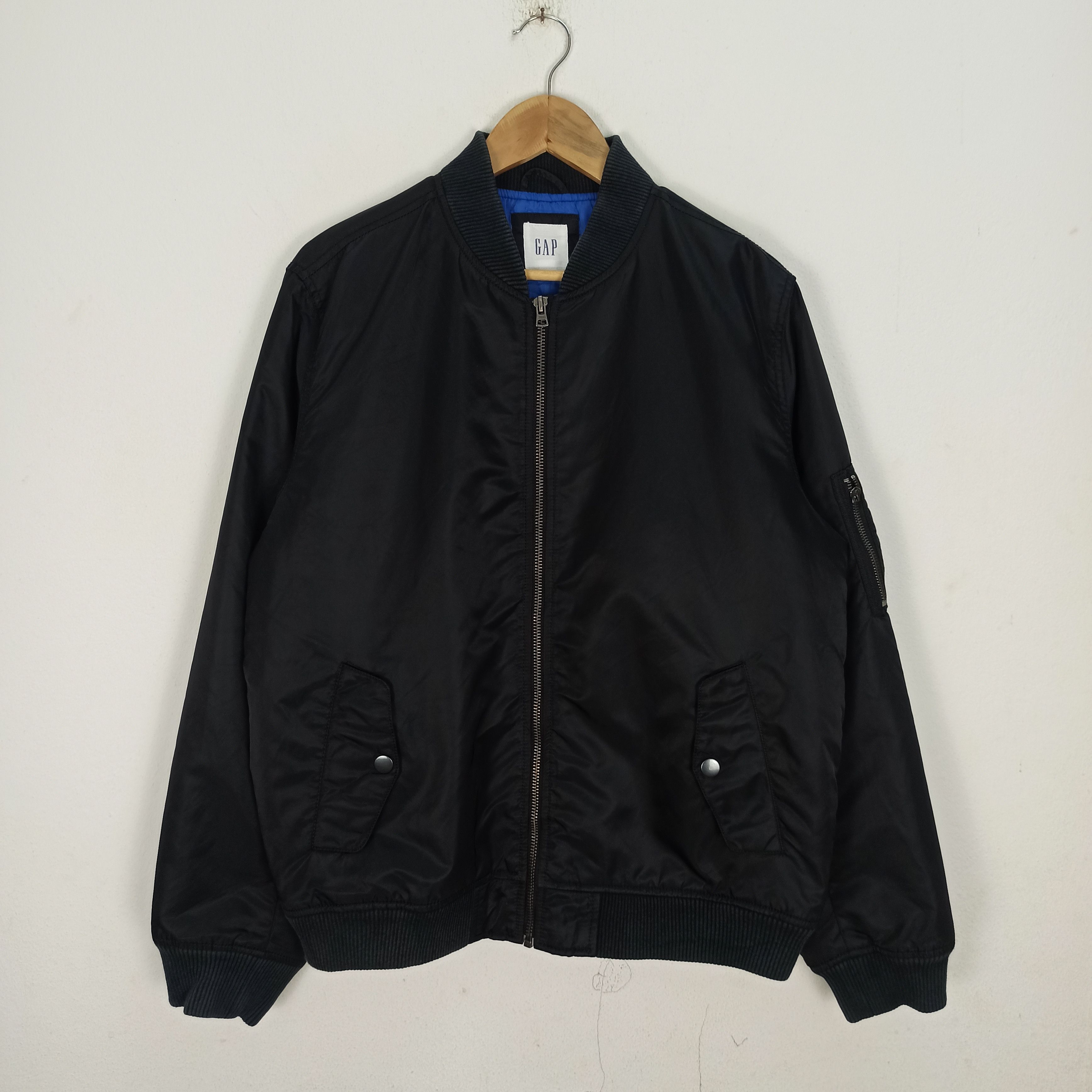 Gap Vintage GAP Nylon Bombers Jacket Black Colour Size US L / EU 52-54 / 3 - 1 Thumbnail