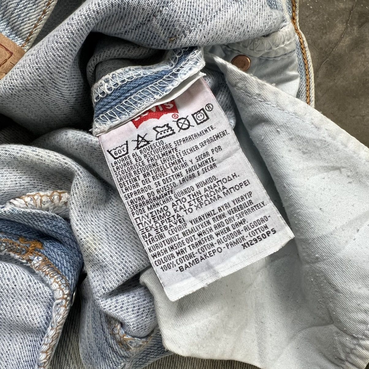 Levi's Vintage Levi’s Light Wash Fade Straight Fit Jeans Size US 27 - 14 Thumbnail