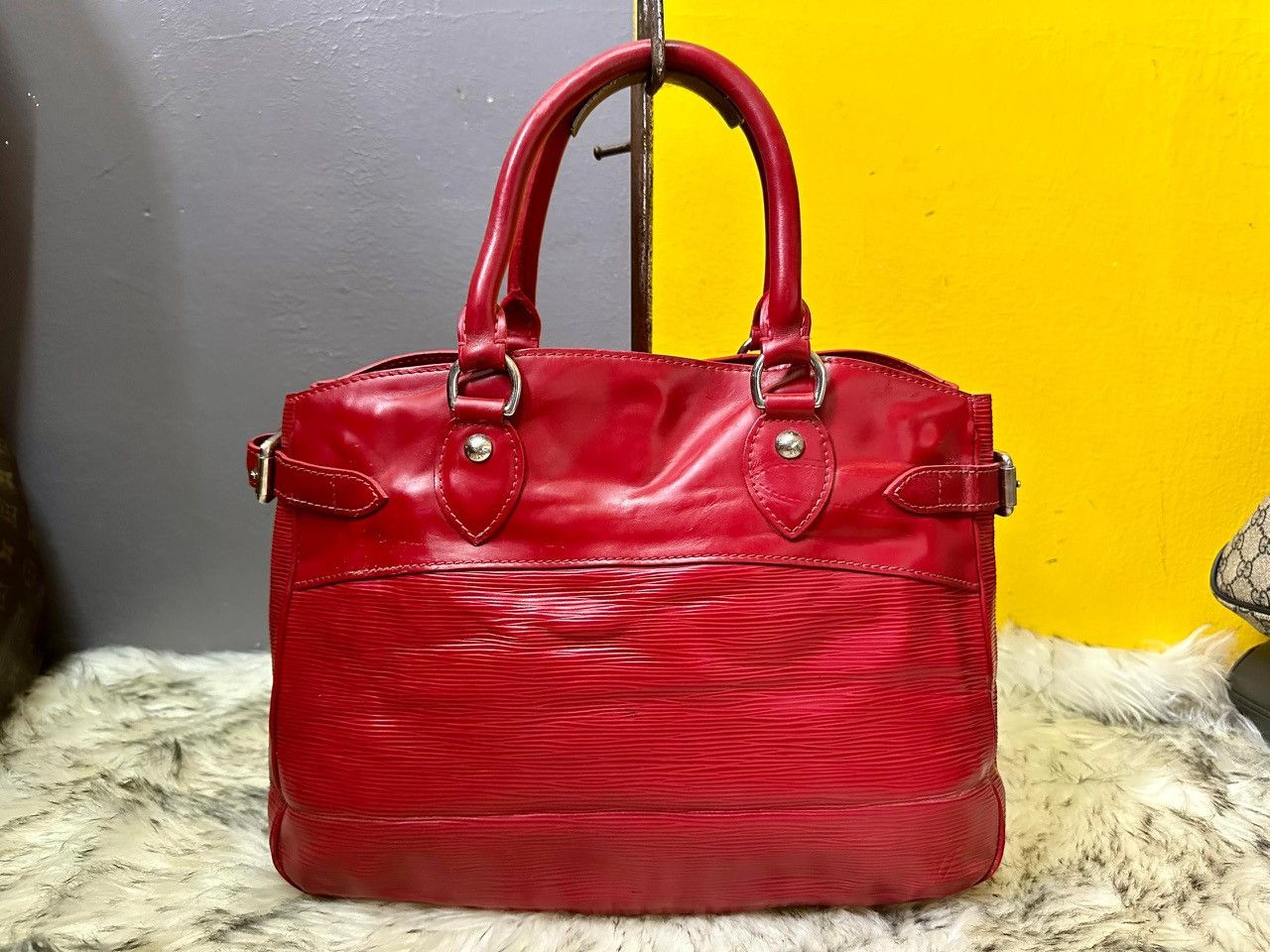Louis Vuitton Authentic Louis Vuitton Epi Leather Passy PM Tote Bag Size ONE SIZE - 1 Thumbnail