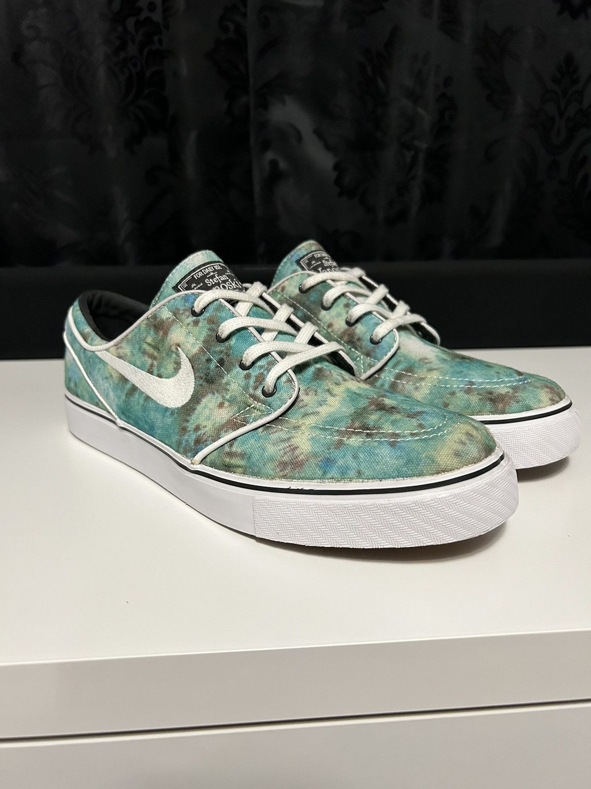 image of Nike Stefan Janoski Green Tie-Dye - Size: 9.5 Shoes, Men's