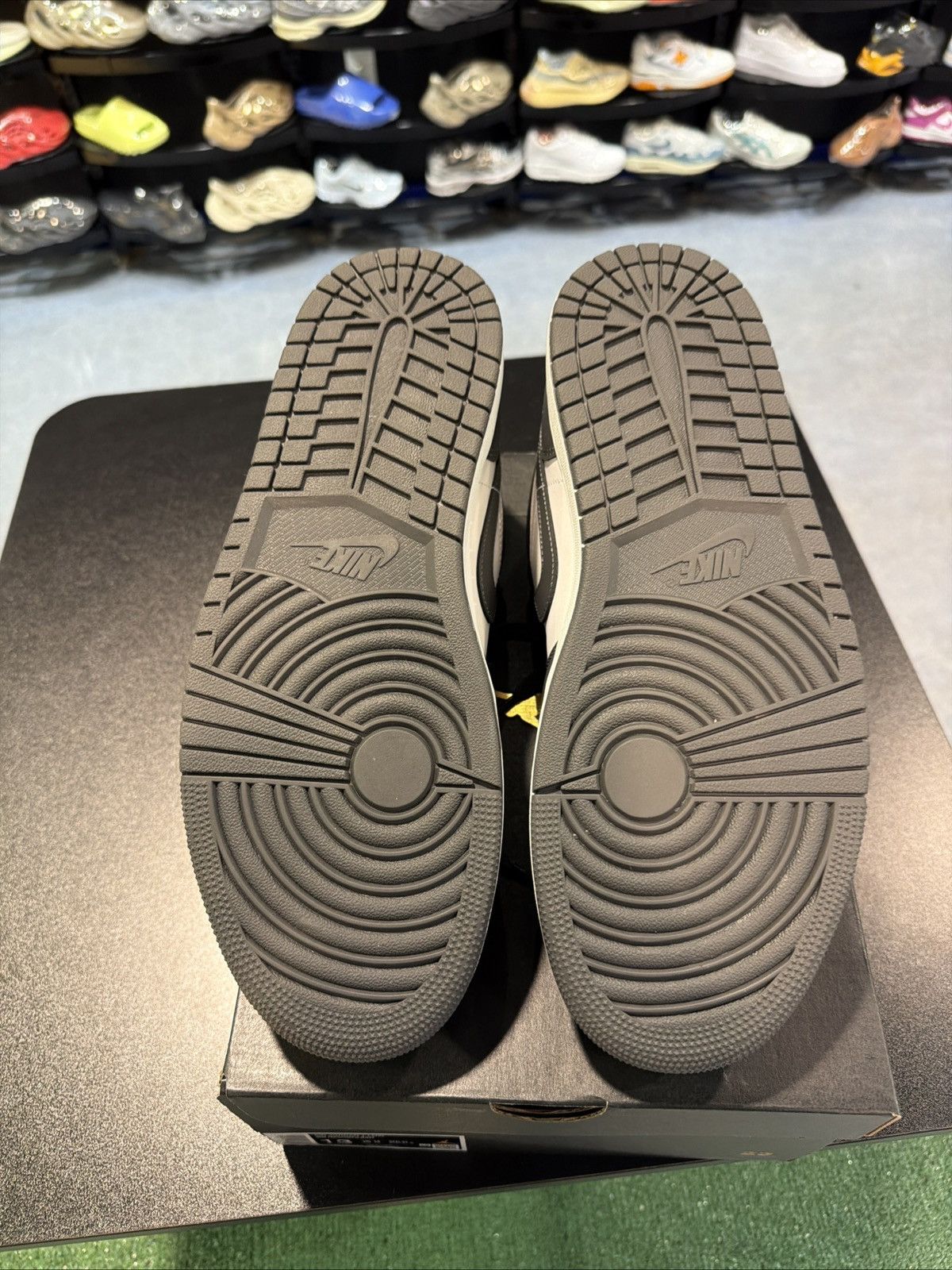 Jordan Brand Nike Air Jordan 1 Low Iron Gray Summit White Sneakers 553558 Size US 13 / EU 46 - 15 Thumbnail