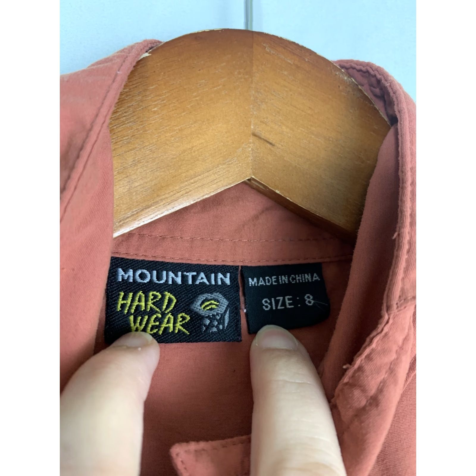 Mountain Hardwear VINTAGE Mountain Hardwear Womens 8 Sleeveless Shirt Pink Vented Pocket Button Up Outdoor Size M / US 6-8 / IT 42-44 - 6 Thumbnail