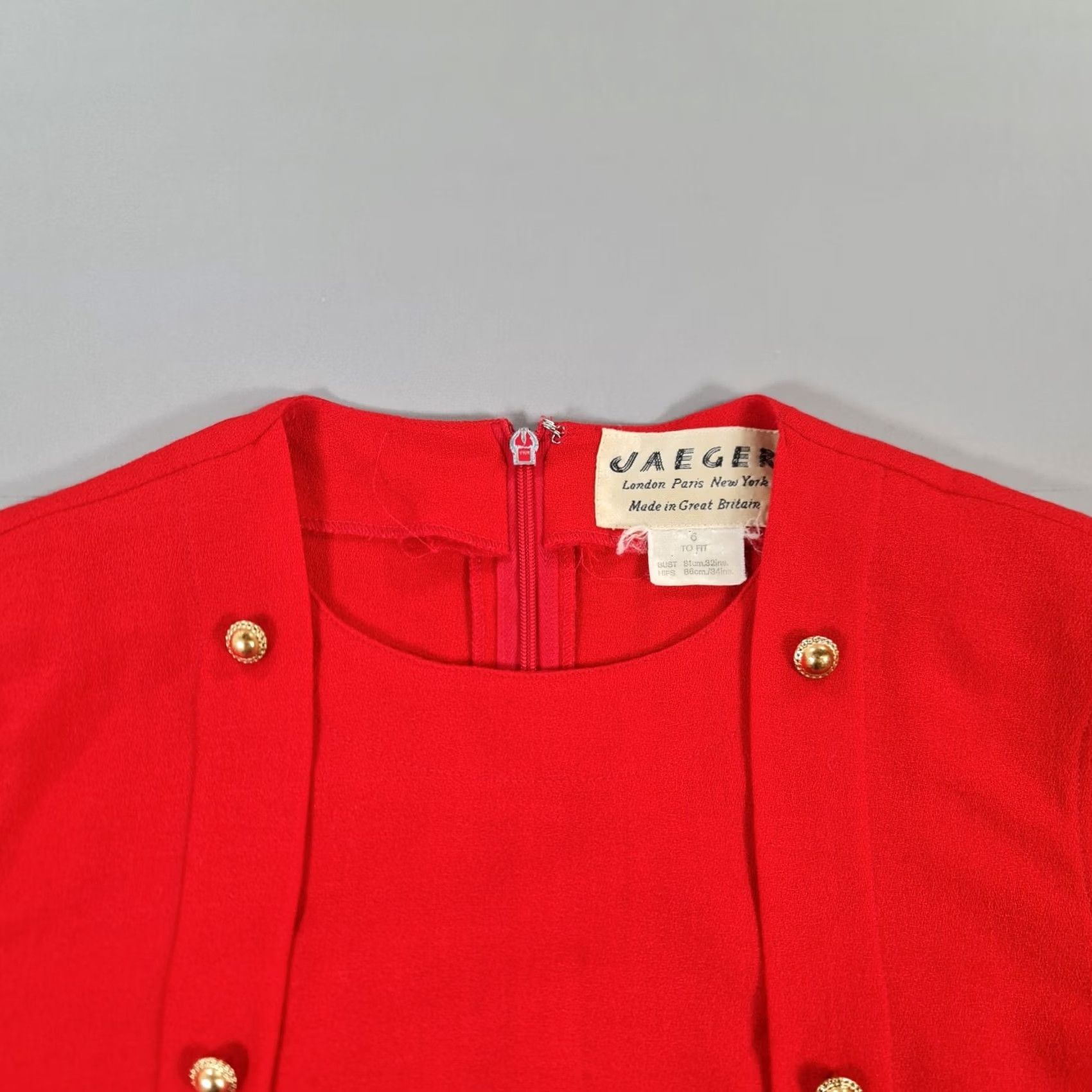 Jaeger VINTAGE Jaeger Dress Mini Red Wool Short Sleeve Gold Button Formal 6 UK Womens Park City Modern Autumn Winter Spring 34" Zip Dry Clean Only Size 28" / US 6 / IT 42 - 2 Thumbnail