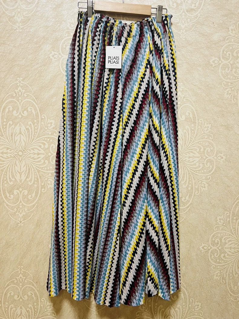 Issey Miyake Issey Miyake size:1 Rainbow Mosaic skirt Size 22" - 1 Thumbnail