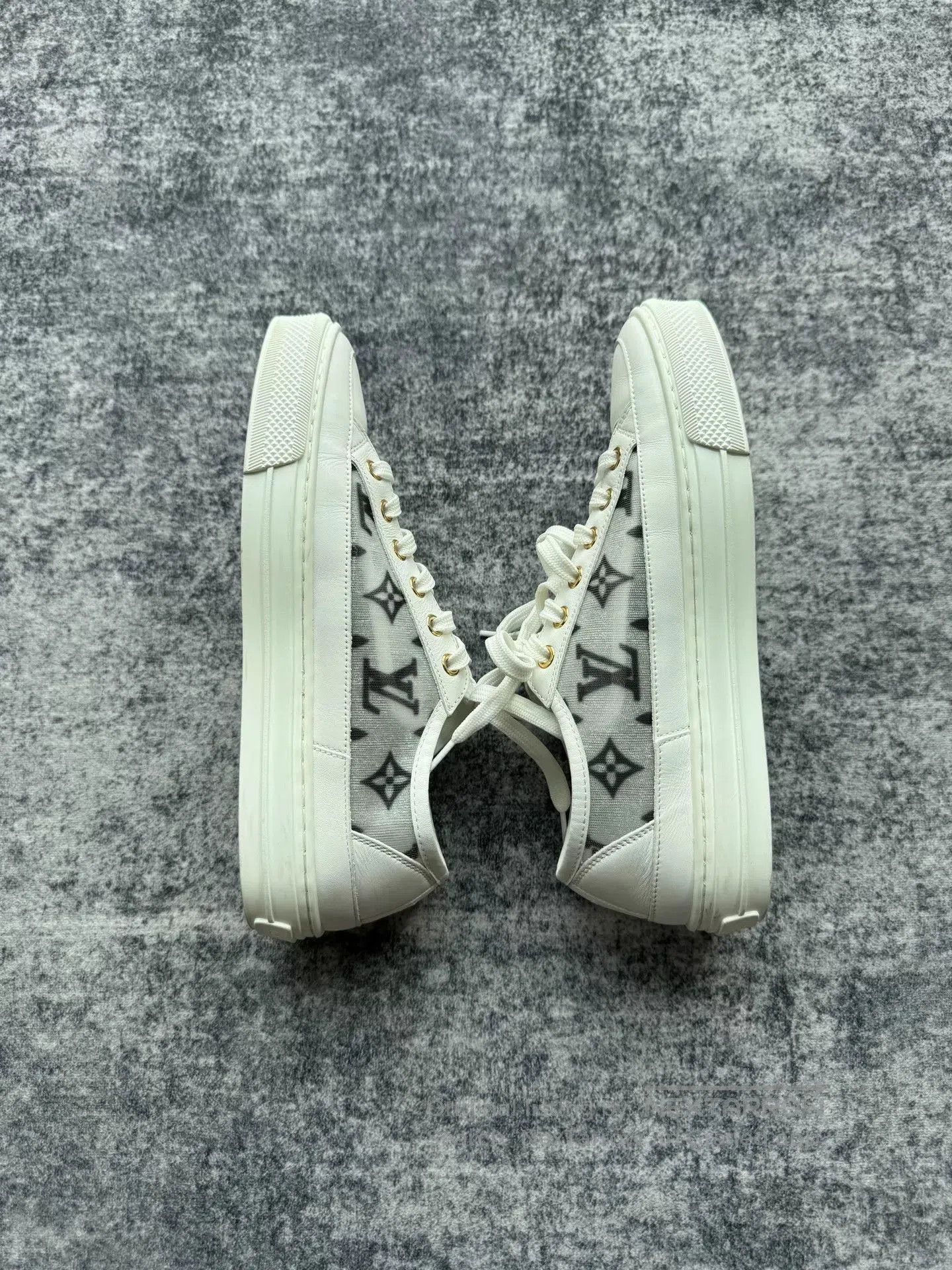 Louis Vuitton Louis Vuitton White Monogram Mesh Sneakers. Size US 5.5 / IT 35.5 - 3 Thumbnail