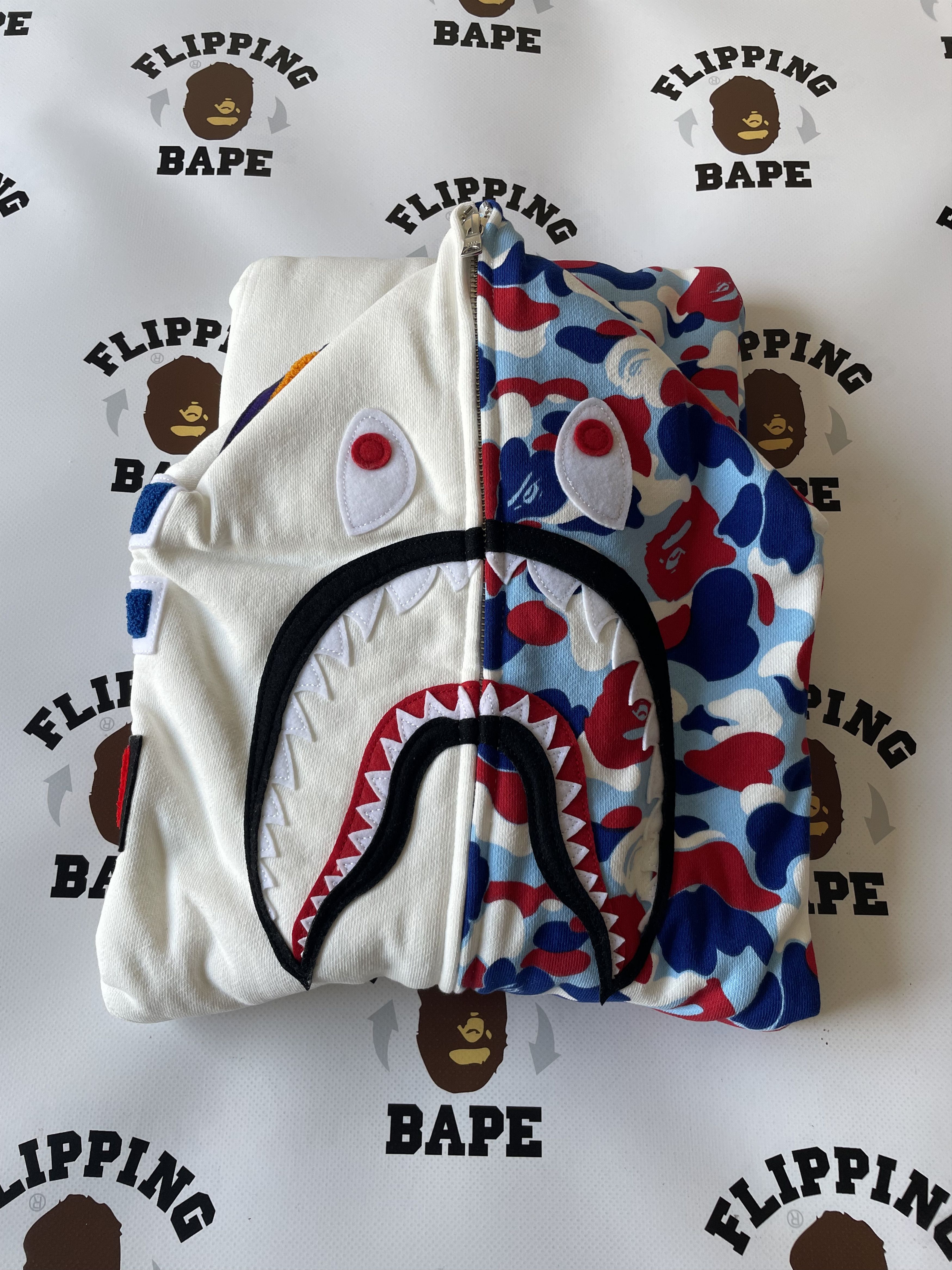 Bape BAPE STORE PARIS 5th ANNIV SHARK FULL ZIP HOODIE Size US XXL / EU 58 / 5 - 16 Thumbnail