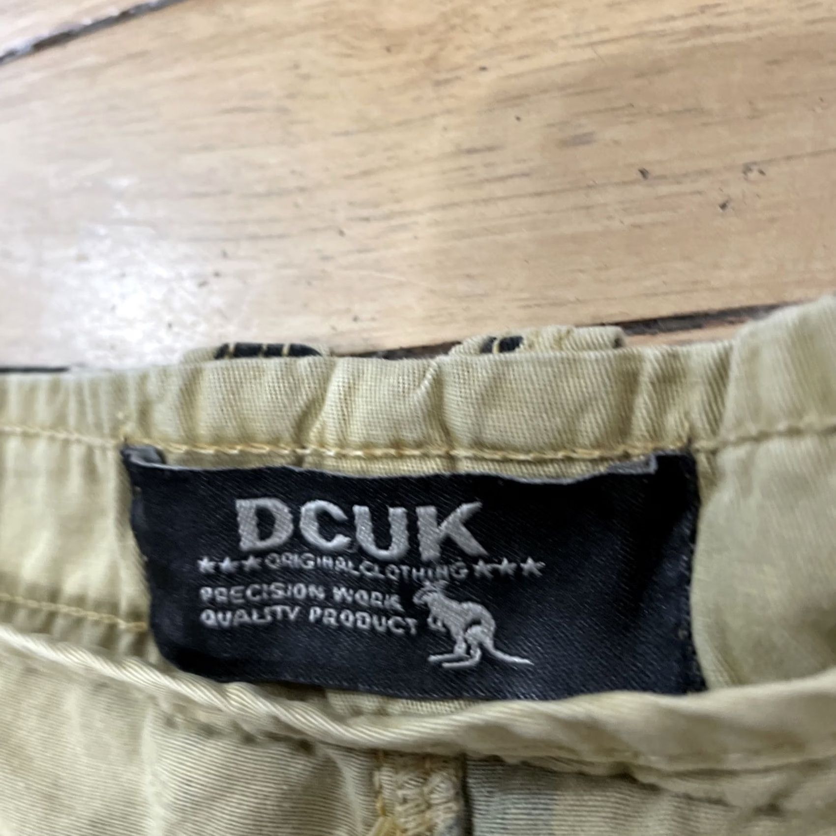 Vintage dcuk Cargo Shorts Mens 34 Black Gold Tan Bitblock Lightweight Bermuda 13in Camouflage 90s Hip Casual Travel Workwear Mens Size US 35 - 4 Thumbnail