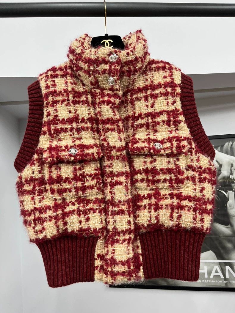 Chanel Chanel 24N Coco Neige Red Tweed Vest - dmc Size US S / EU 44-46 / 1 - 1 Thumbnail