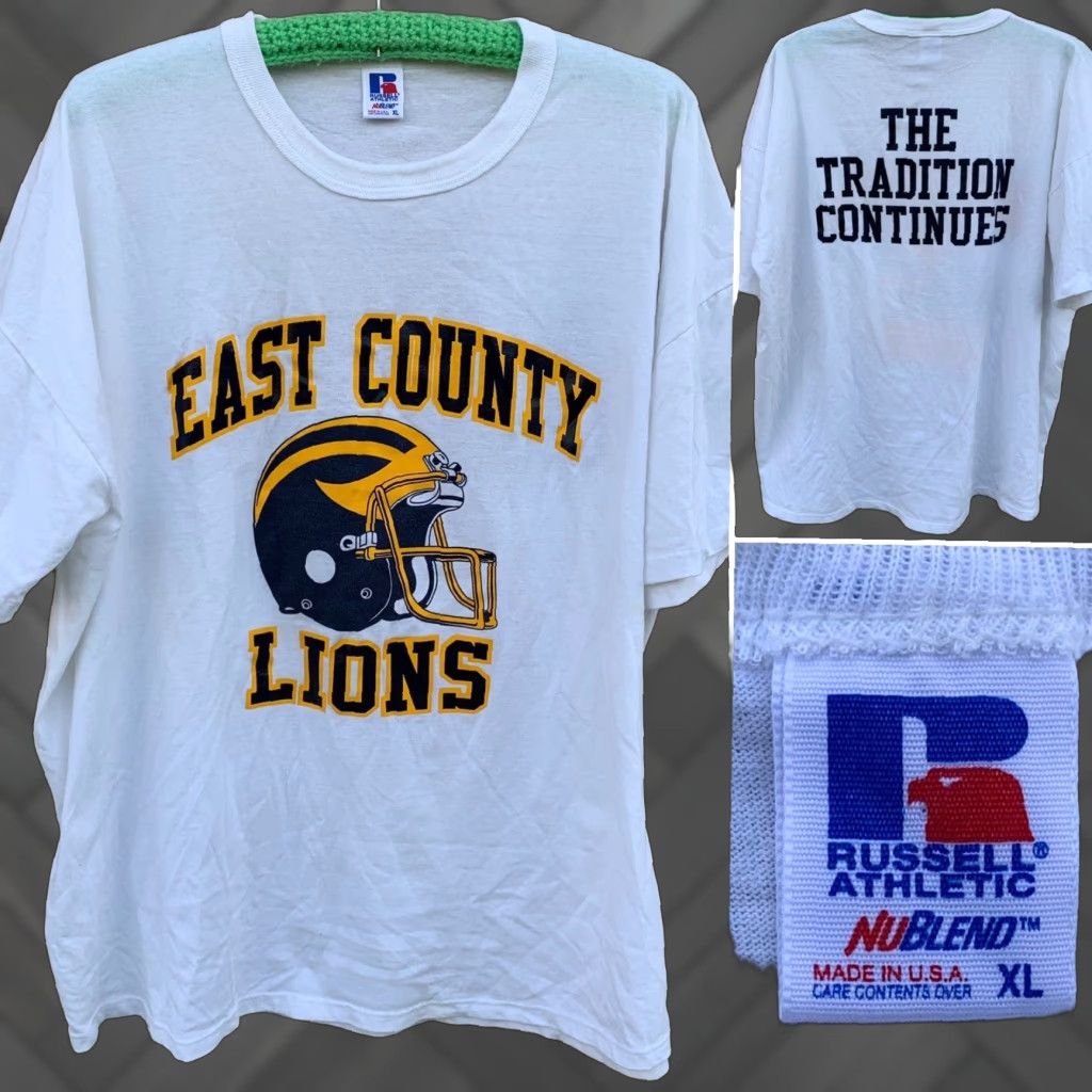 Russell Athletic VINTAGE Russell Athletic The Tradition Continues T-Shirt White 80s 90s Sports Mens XL Graphic Print Football Helmet USA Size US XL / EU 56 / 4 - 1 Thumbnail