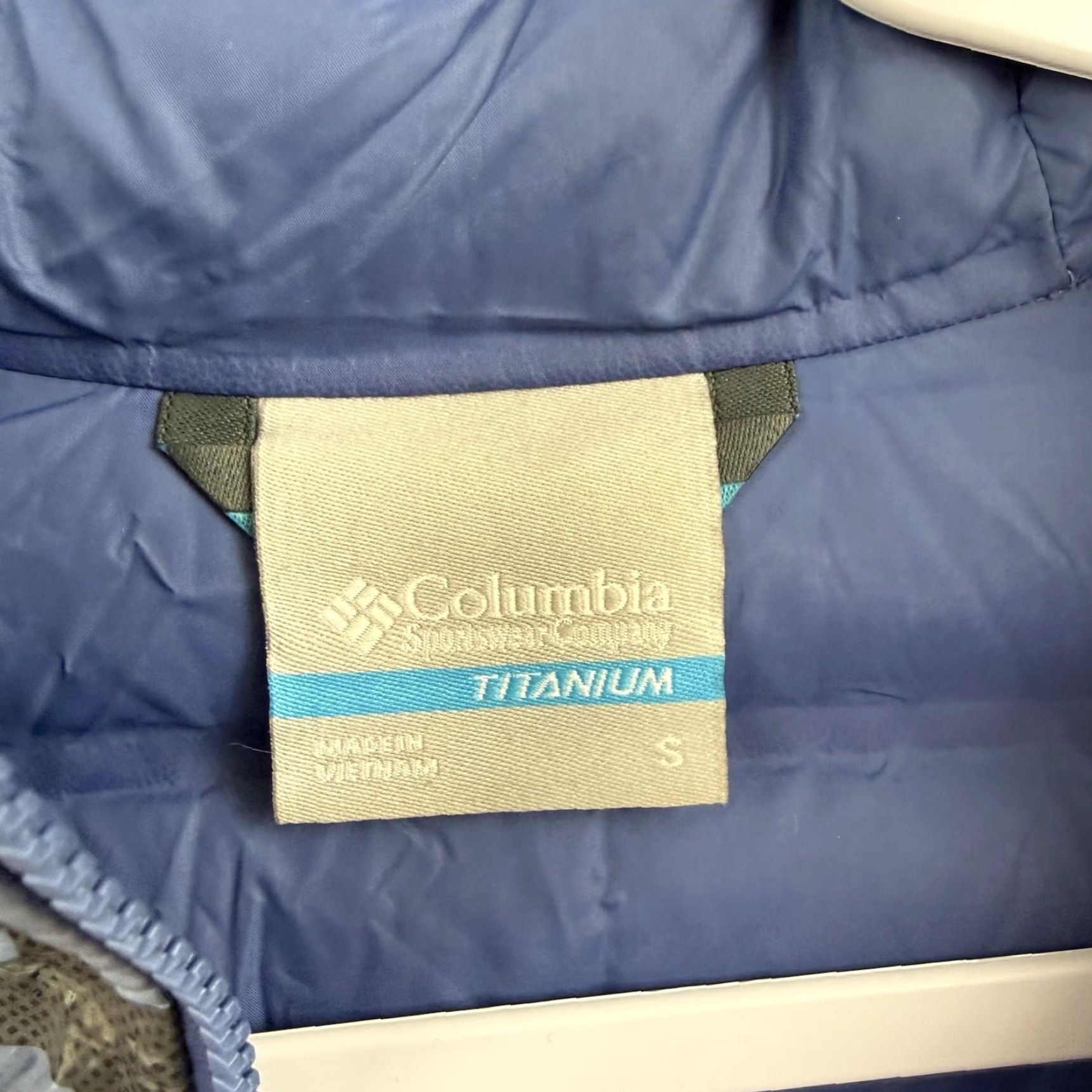 Vintage VINTAGE? Columbia Titanium OutDry Blue S 700 Fill DOWN Jacket Small Women Winter PUFFER Size S / US 4 / IT 40 - 3 Thumbnail