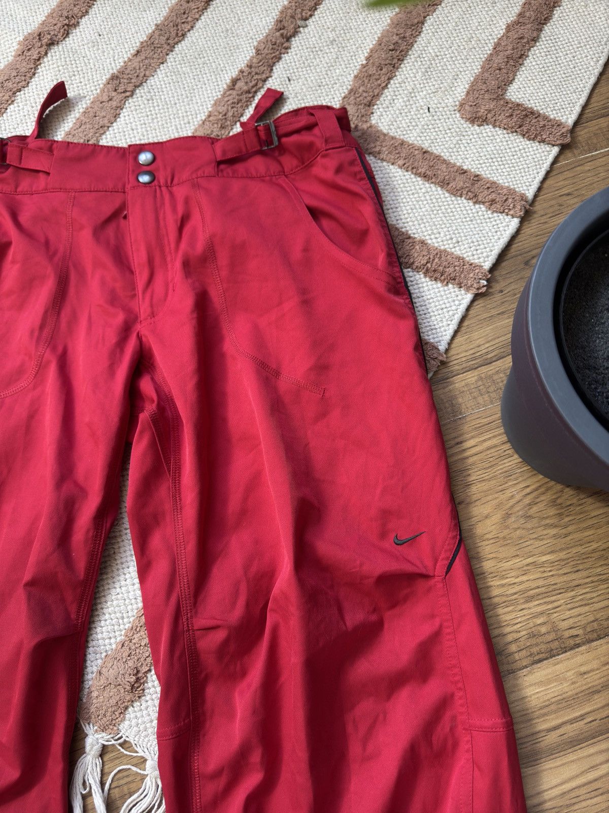 Nike VINTAGE NIKE RED NYLON DRAWSTRING PANTS Size 32" / US 10 / IT 46 - 3 Thumbnail
