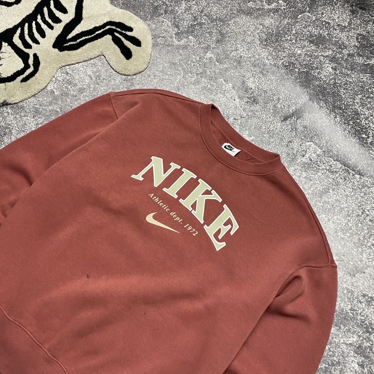 Vintage Men’s Nike Big Centre Logo Swoosh drill y2k sweatshirt Size US S / EU 44-46 / 1 - 2 Thumbnail