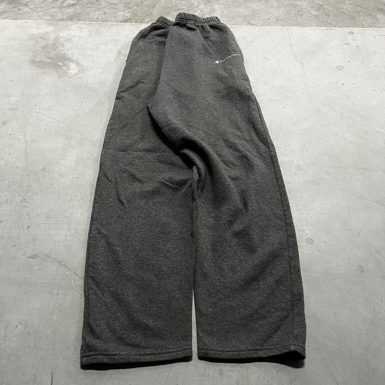 Champion Vintage Y2K/2000s Baggy fit grey Champion Loungewear Essential Sweatpants with pockets! Size US 32 / EU 48 - 2 Thumbnail