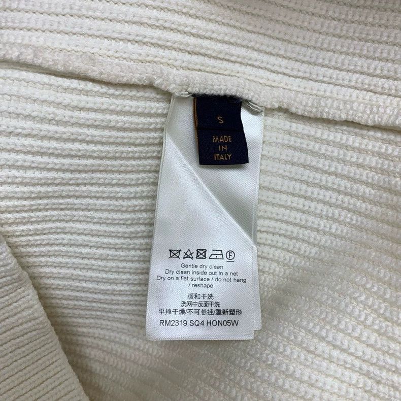 Louis Vuitton Louis Vuitton Cream V-neck knit sweater Size US S / EU 44-46 / 1 - 4 Thumbnail