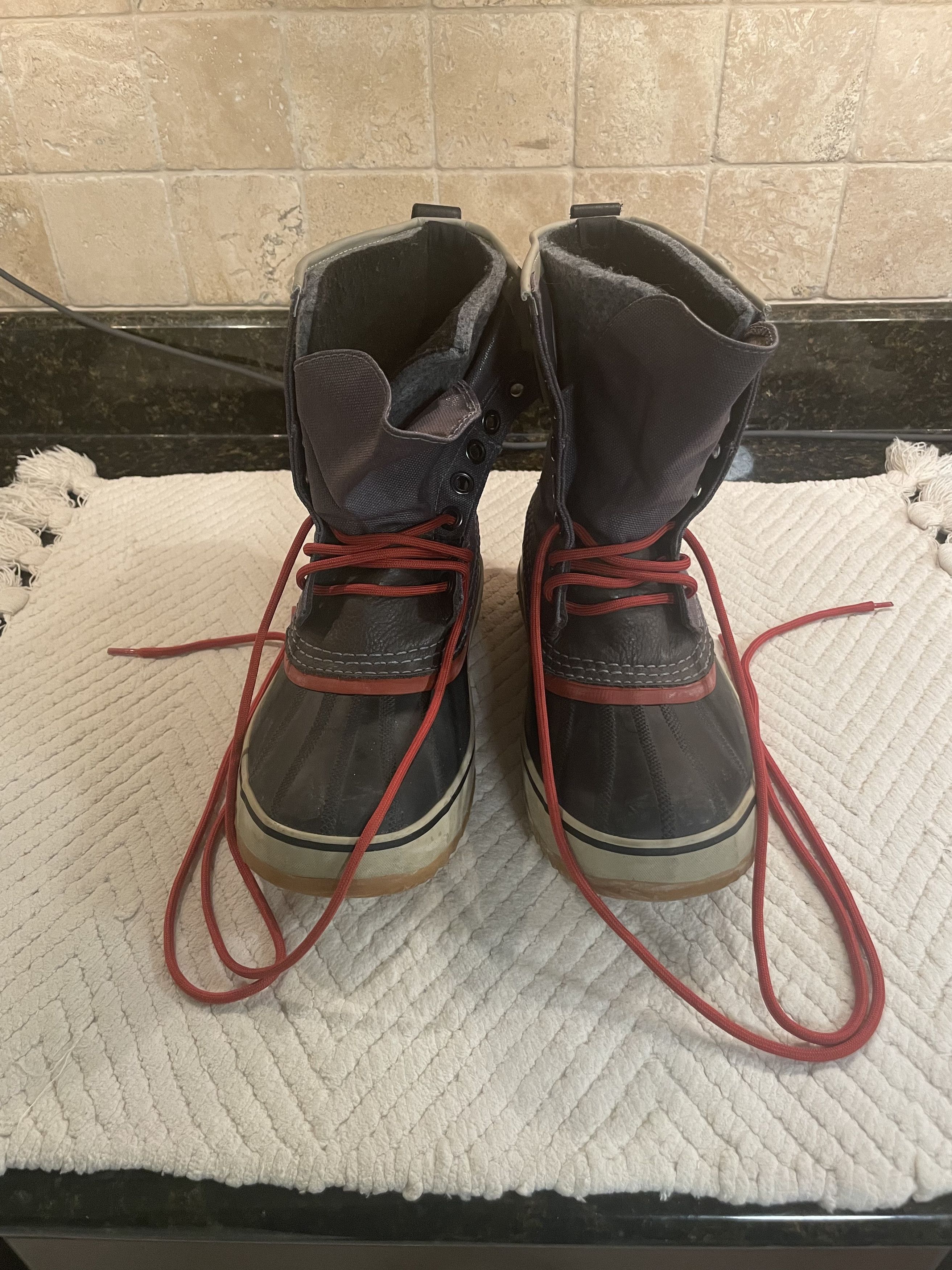 SOREL SOREL WINTER BOOTS - Grey/Red/Navy - Felt Lined - MENS Size US 8 / EU 41 - 1 Thumbnail