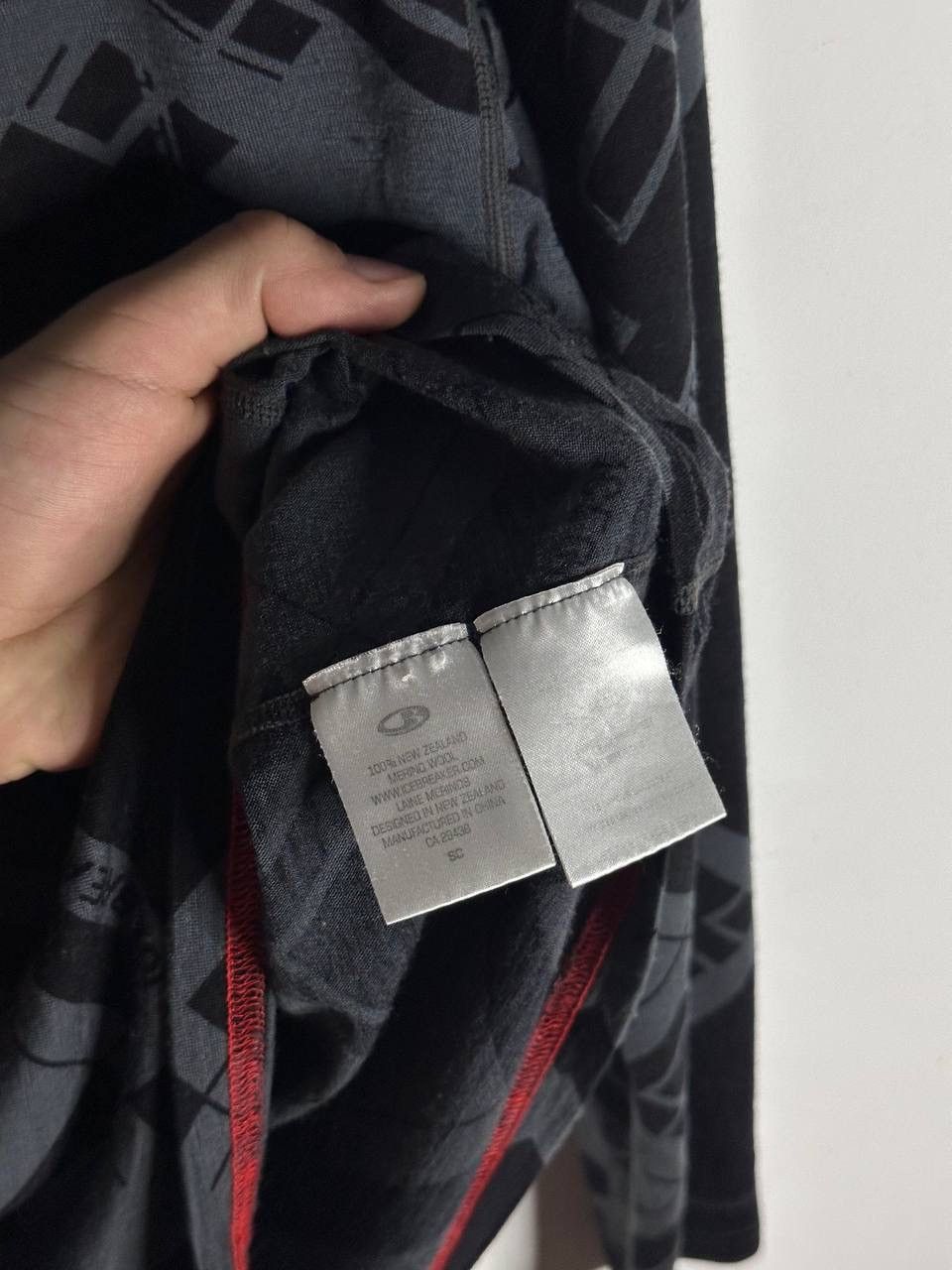 Icebreaker Icebreaker Merino Wool Base Layer Top Men’s S Long Sleeve Size US S / EU 44-46 / 1 - 6 Thumbnail