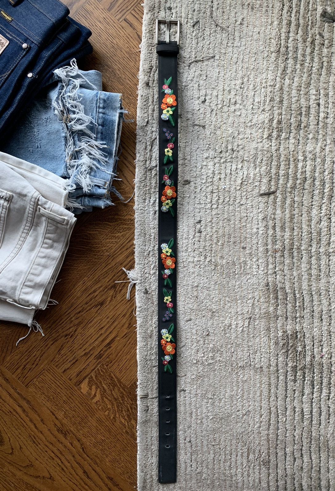 Designer × Kenzo Kenzo Vegan Leather Belt Floral Embroidered Small PVC Womens Size ONE SIZE - 3 Thumbnail