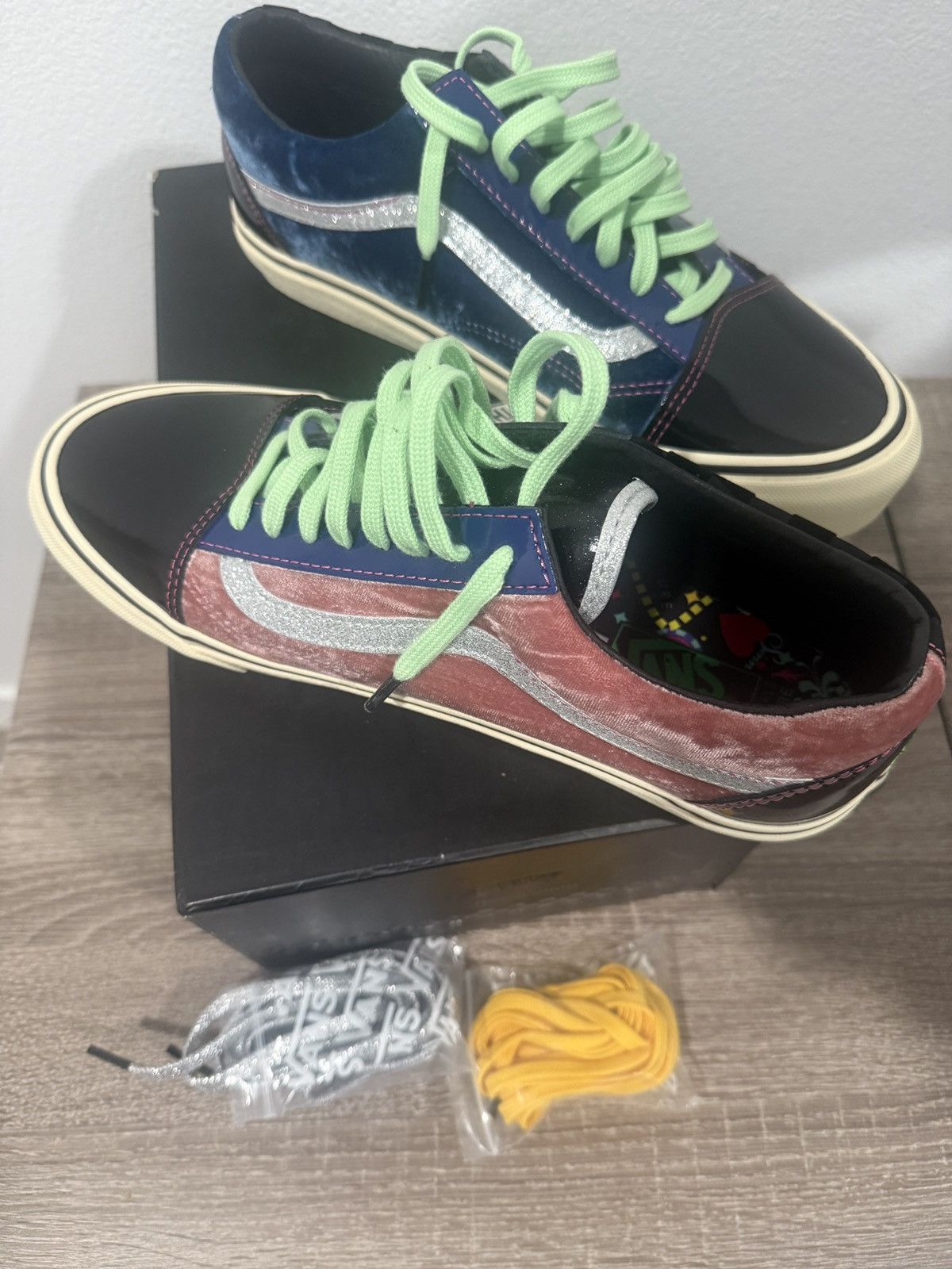 Vans Vans x Feature Size US 9.5 / EU 42-43 - 1 Thumbnail