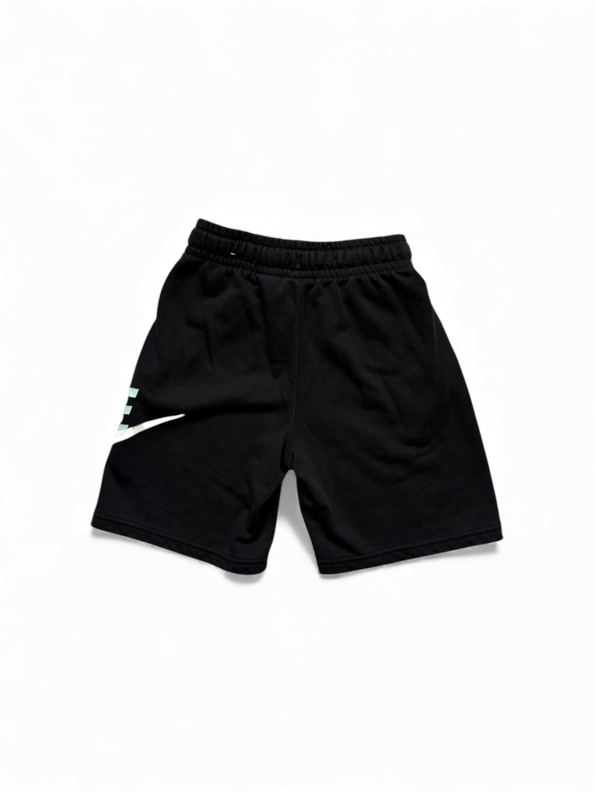 Nike Boys nike shorts Size US 26 / EU 42 - 2 Thumbnail